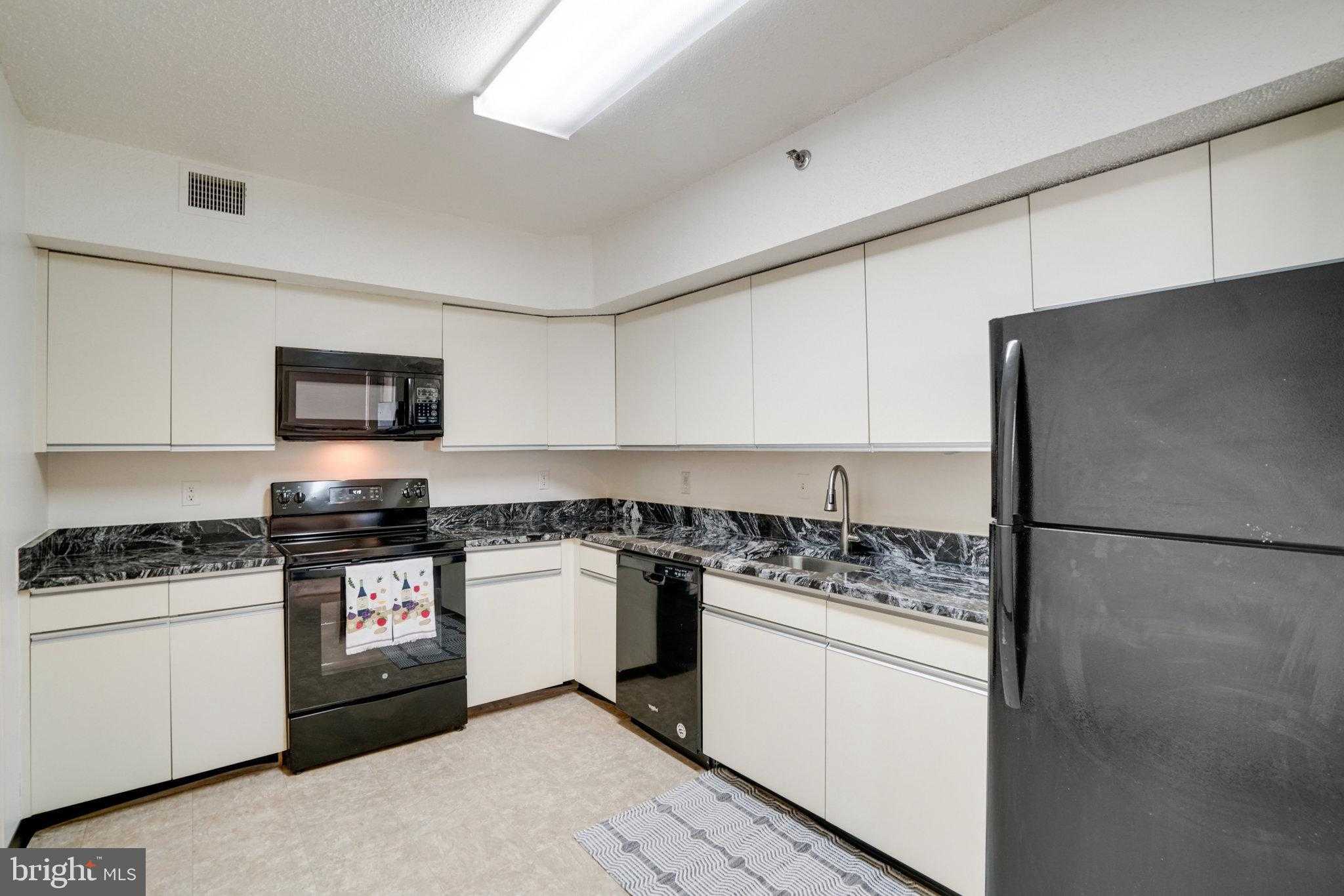 1016 S Wayne St Apt 406 photo 14