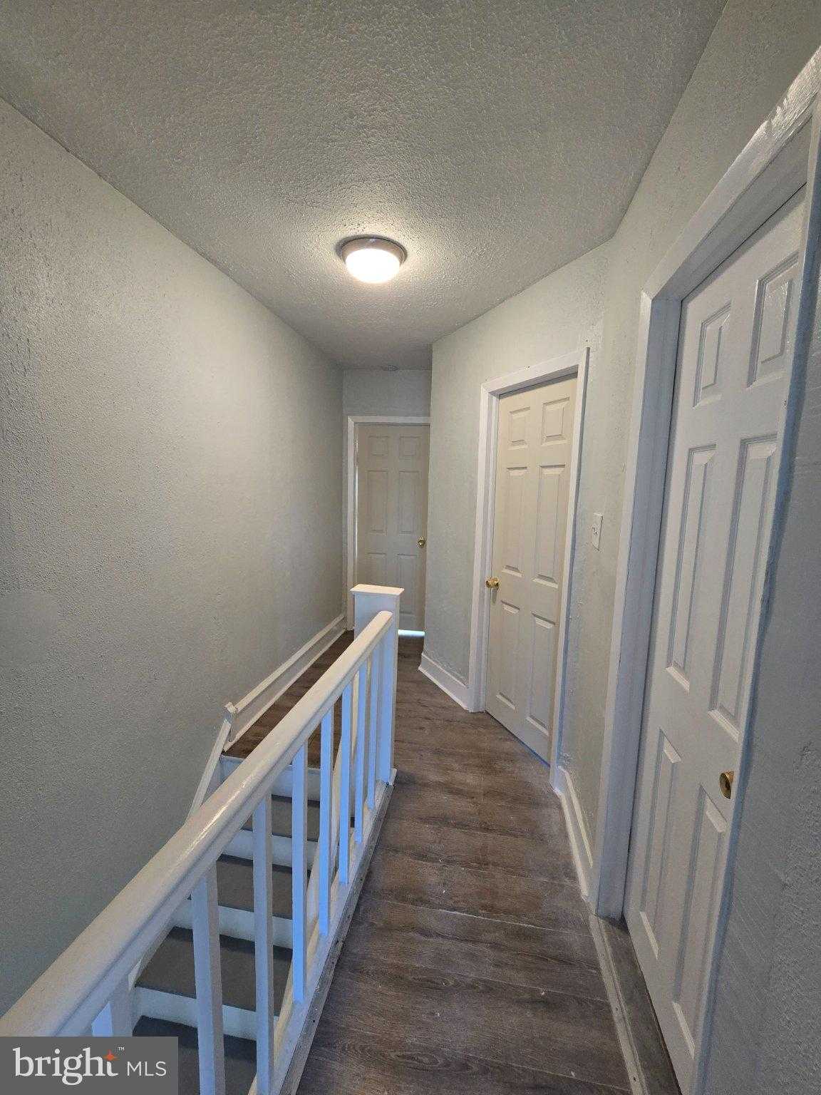 554 E Carver St photo 7