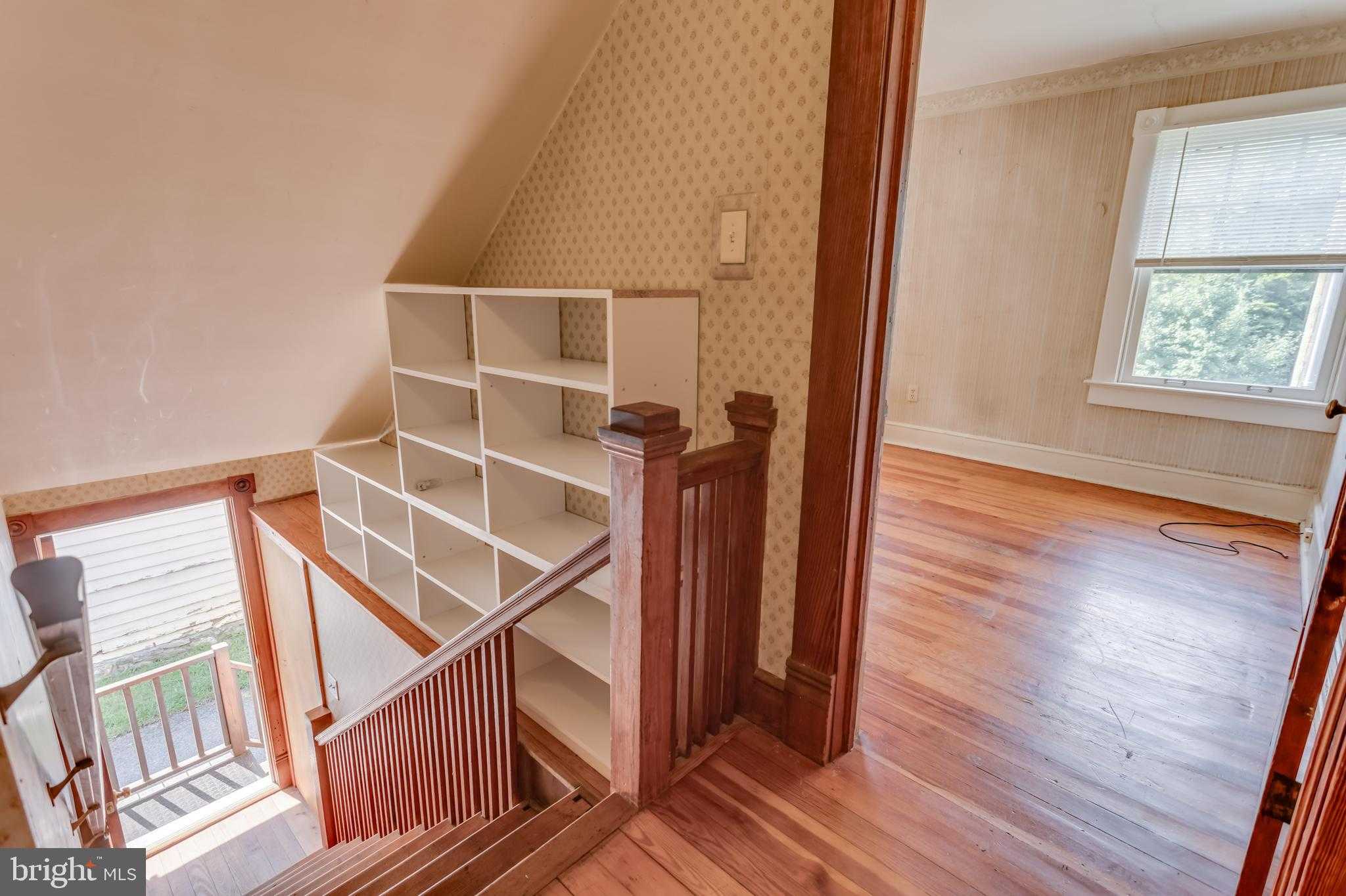 218 Treadwell St photo 31