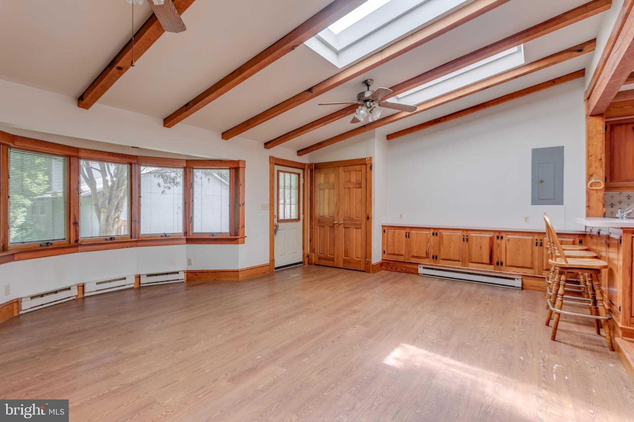 218 Treadwell St photo 46