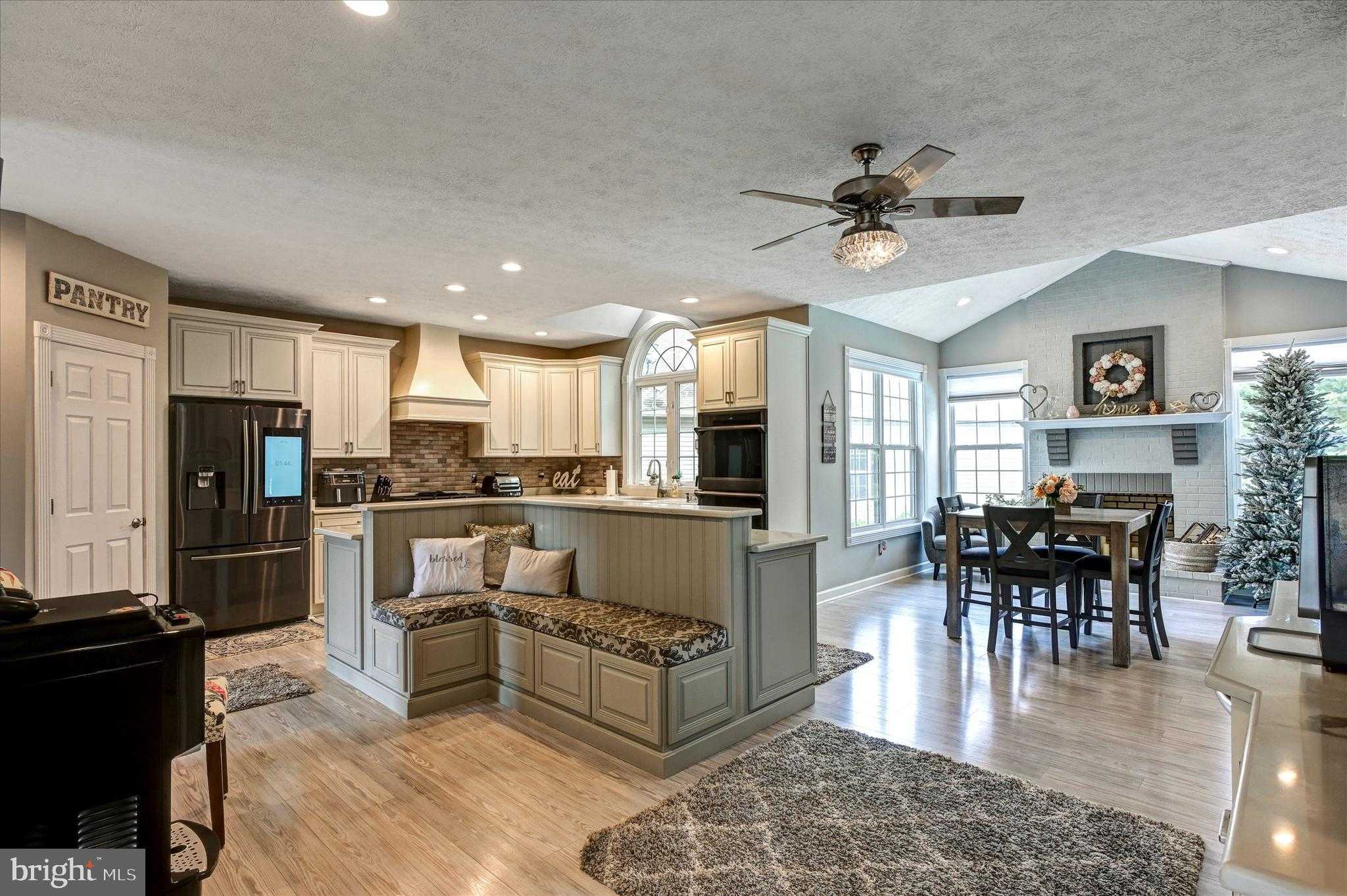 105 Port CT photo 30