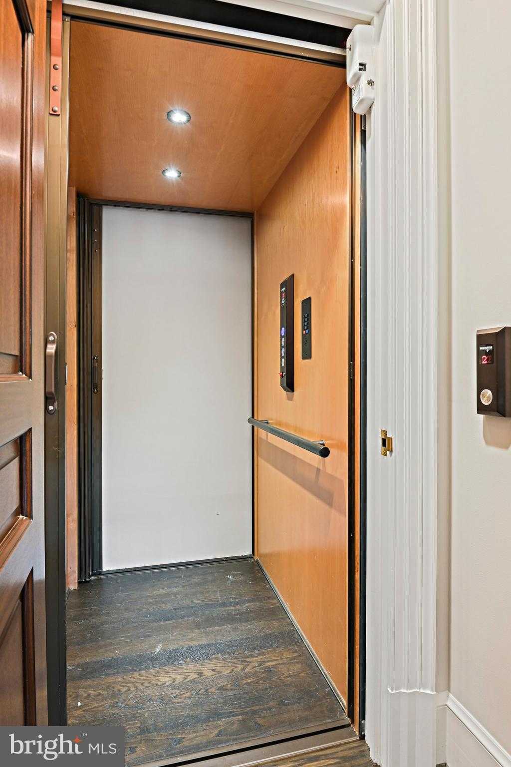 11100 Kings Cavalier CT photo 94