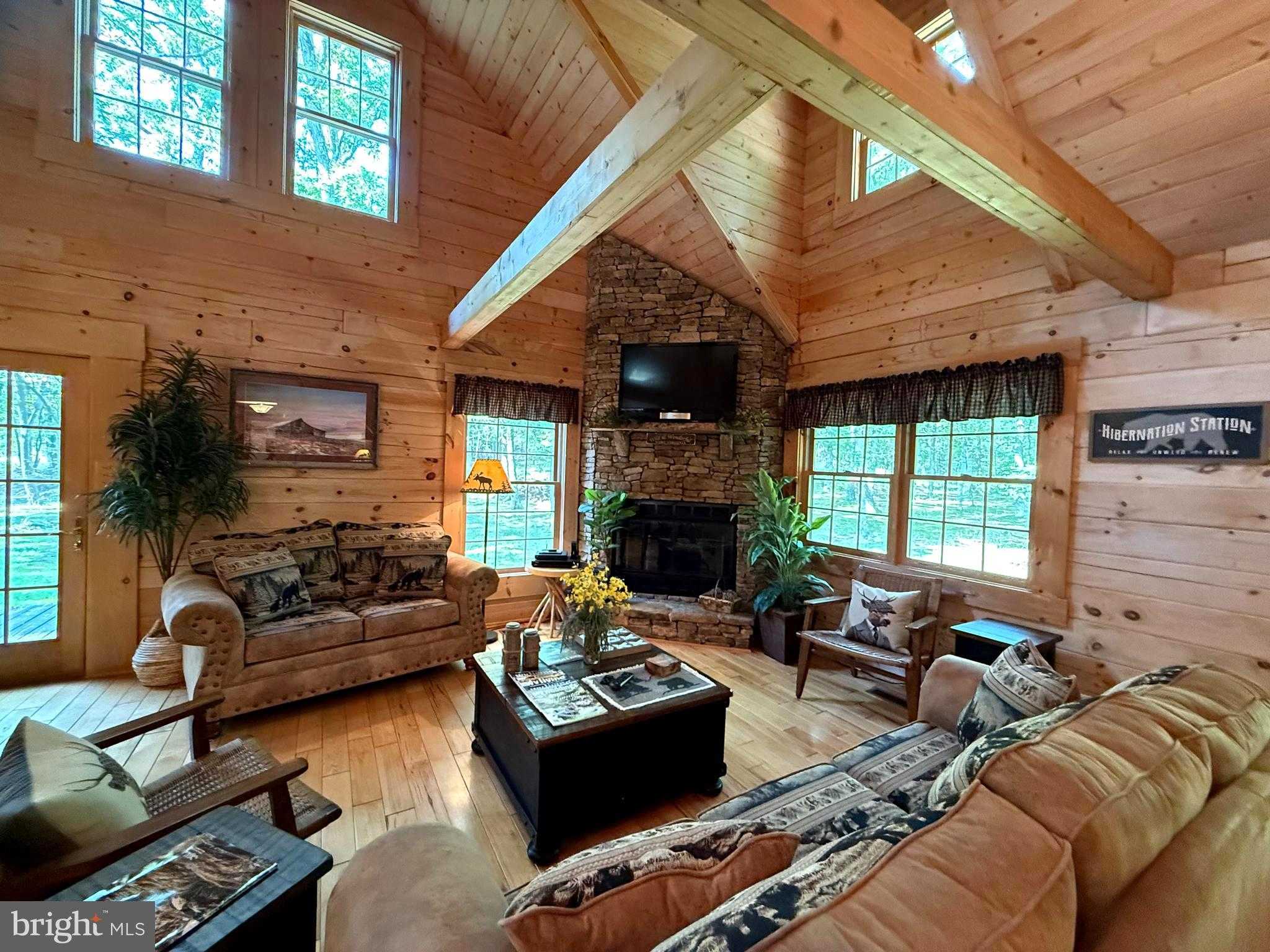 230 Polar Bear Rd photo 8