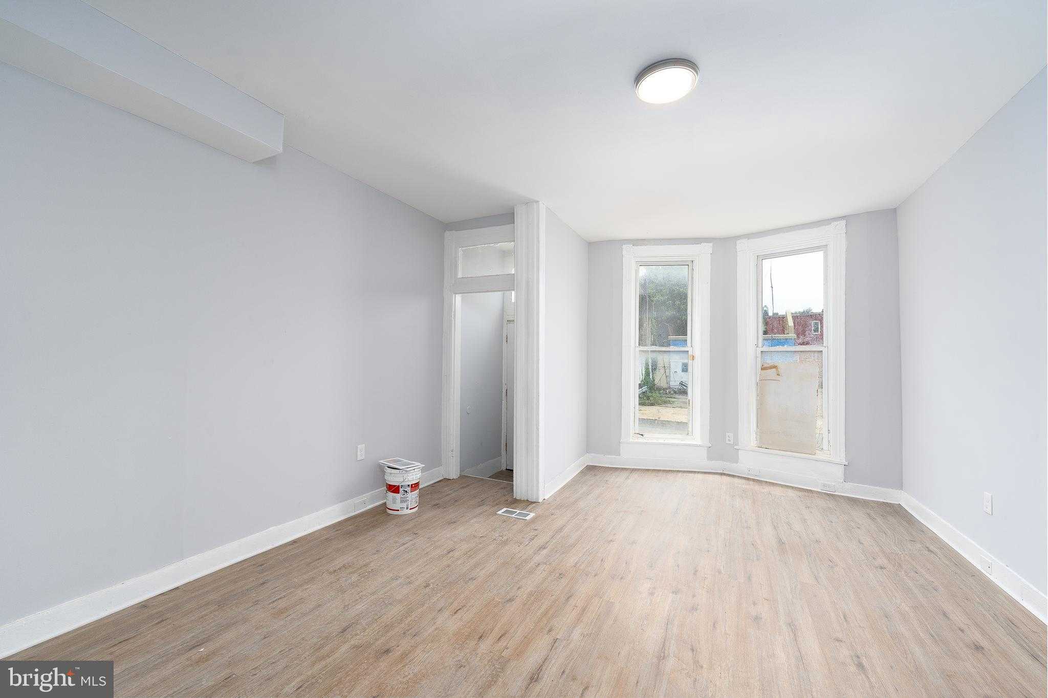 1820 W Lafayette Ave photo 2