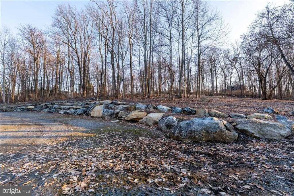 4835 Shimerville Rd photo 2