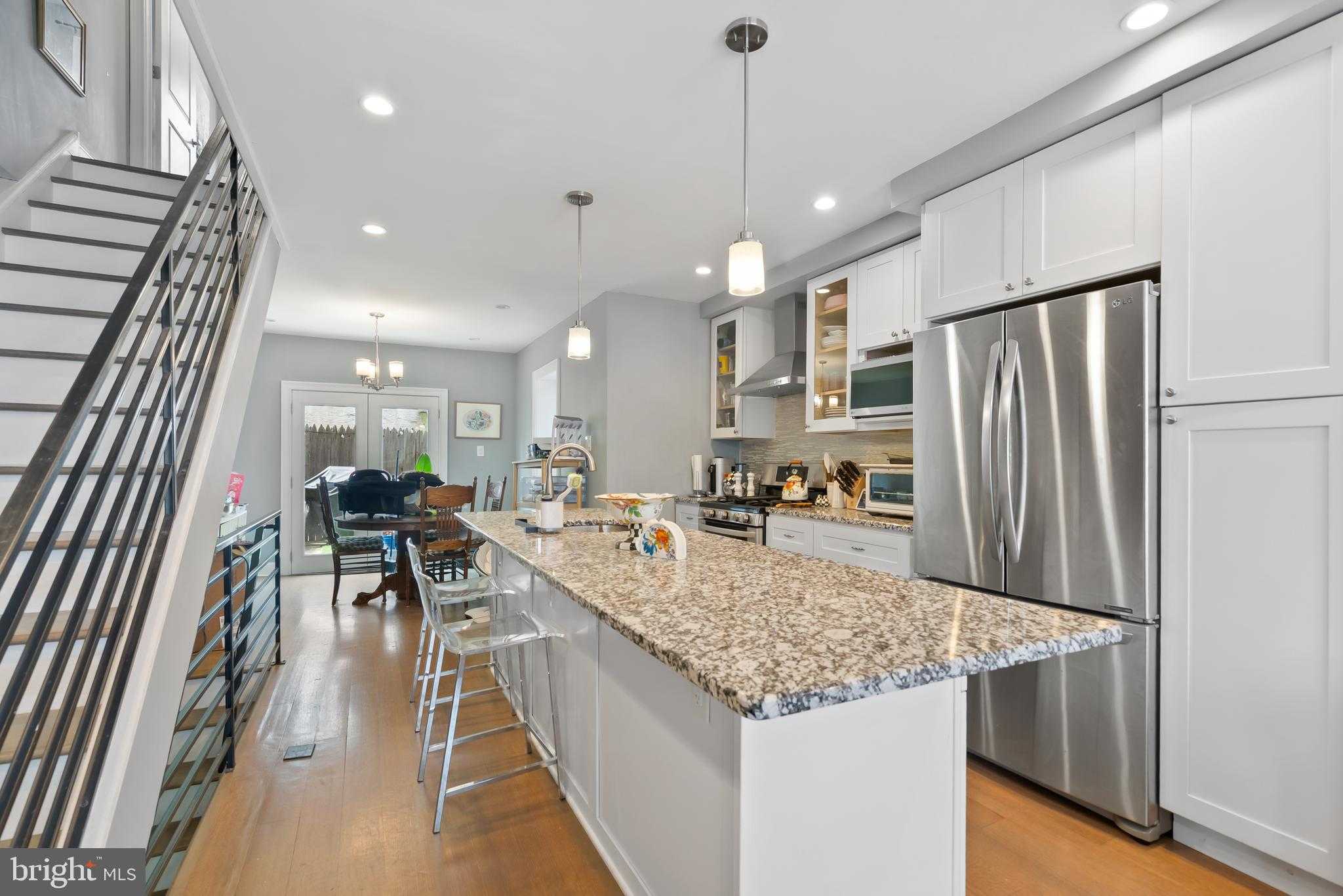 2610 Catharine St photo 7