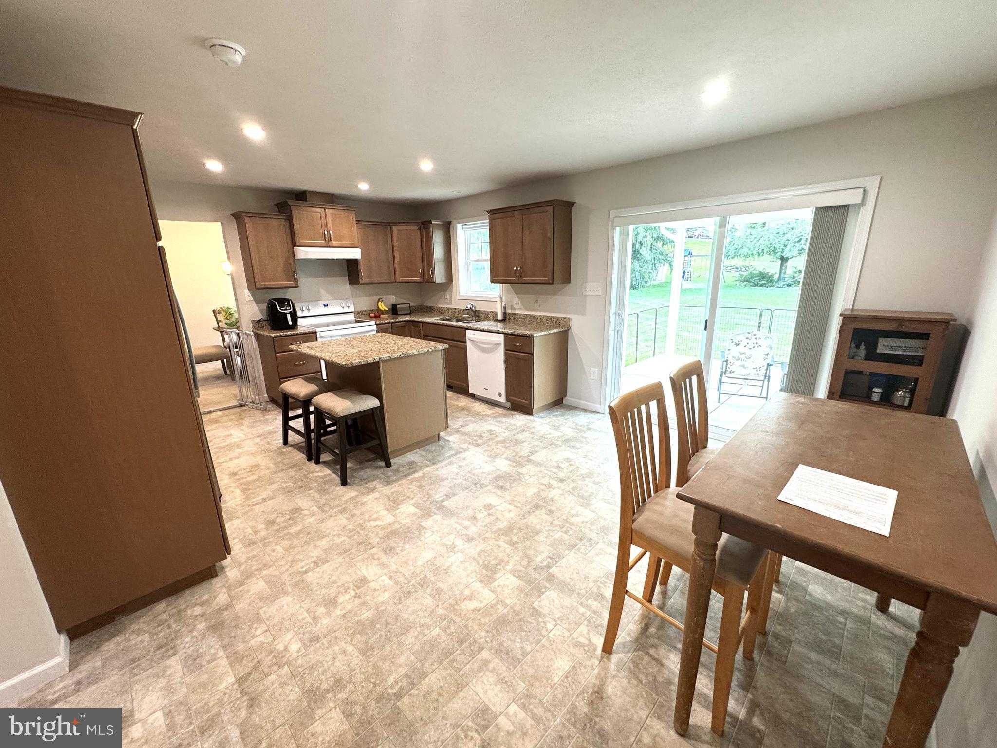 65 Hillside Dr photo 5