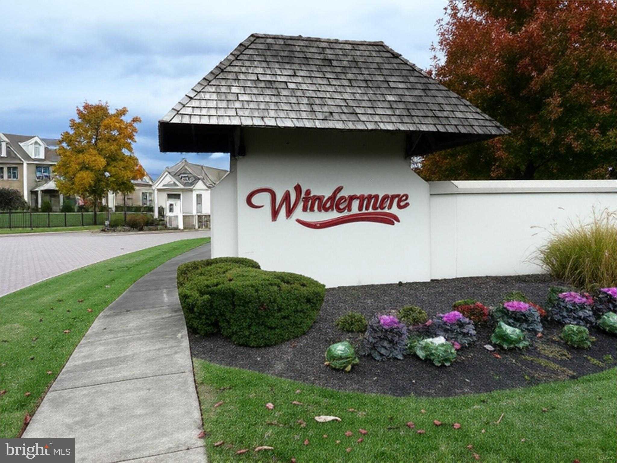 1401 Hampstead CT photo 2