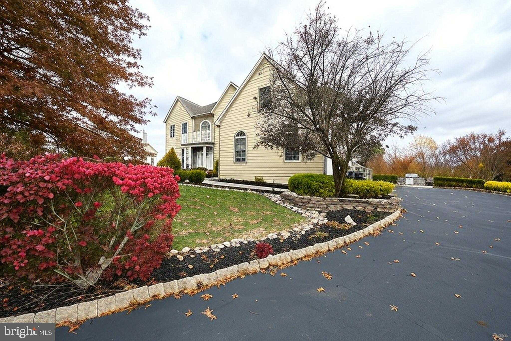 1401 Hampstead CT photo 8