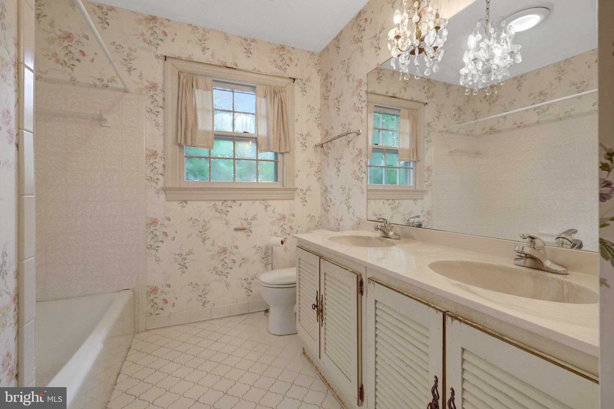 1468 Highwood Dr photo 43