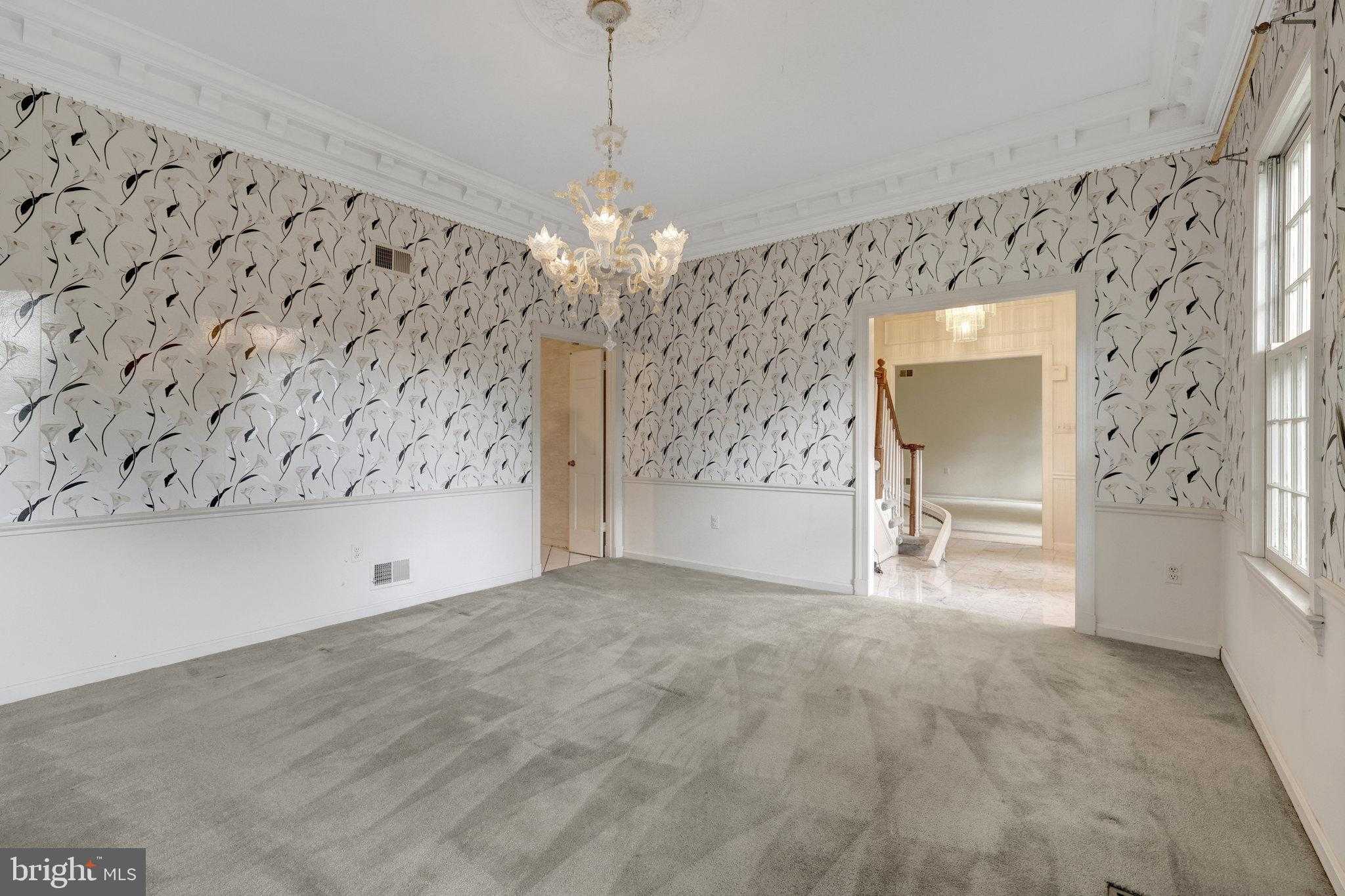 1468 Highwood Dr photo 8