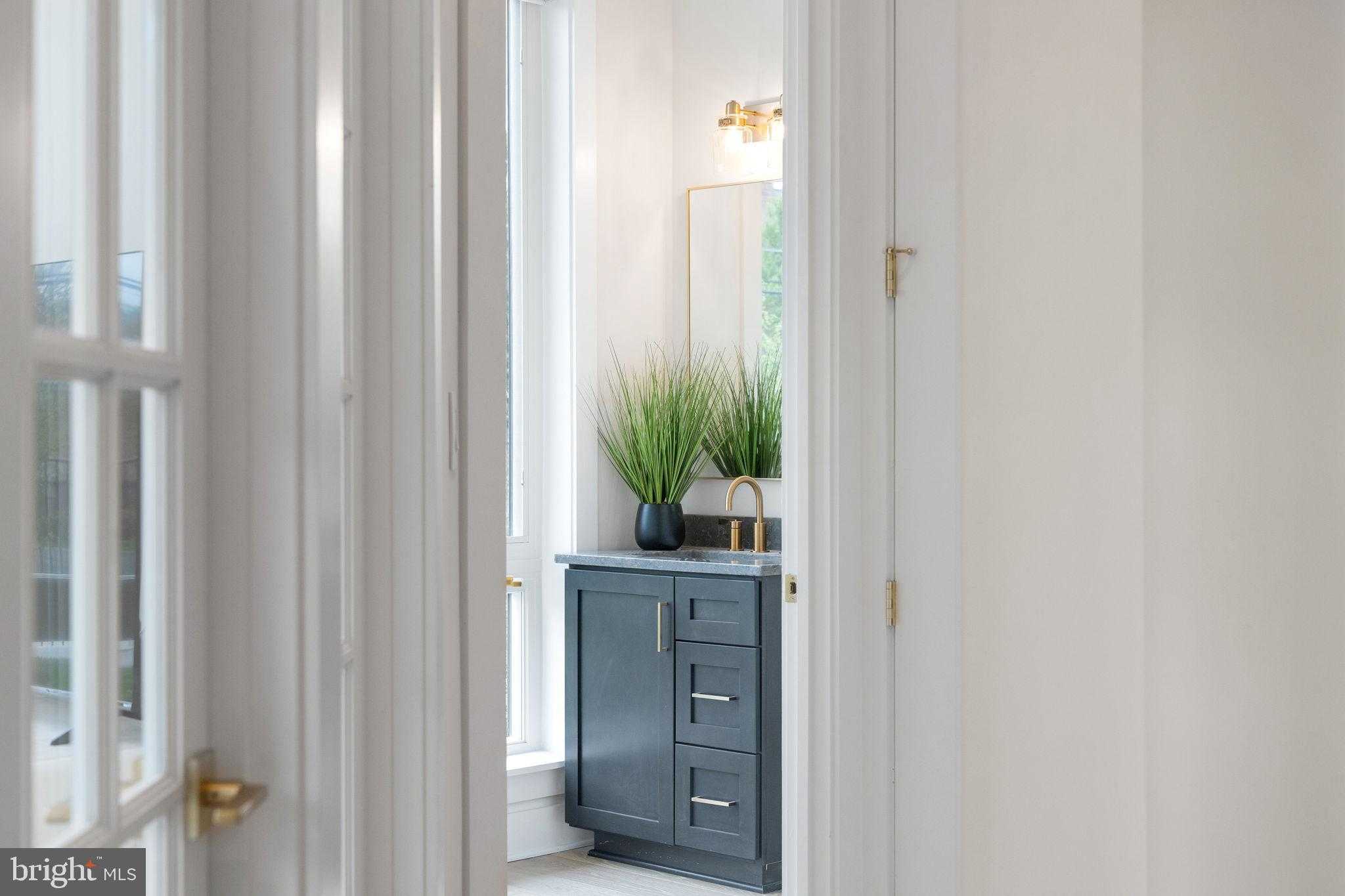 7040 Liberty Ln photo 9