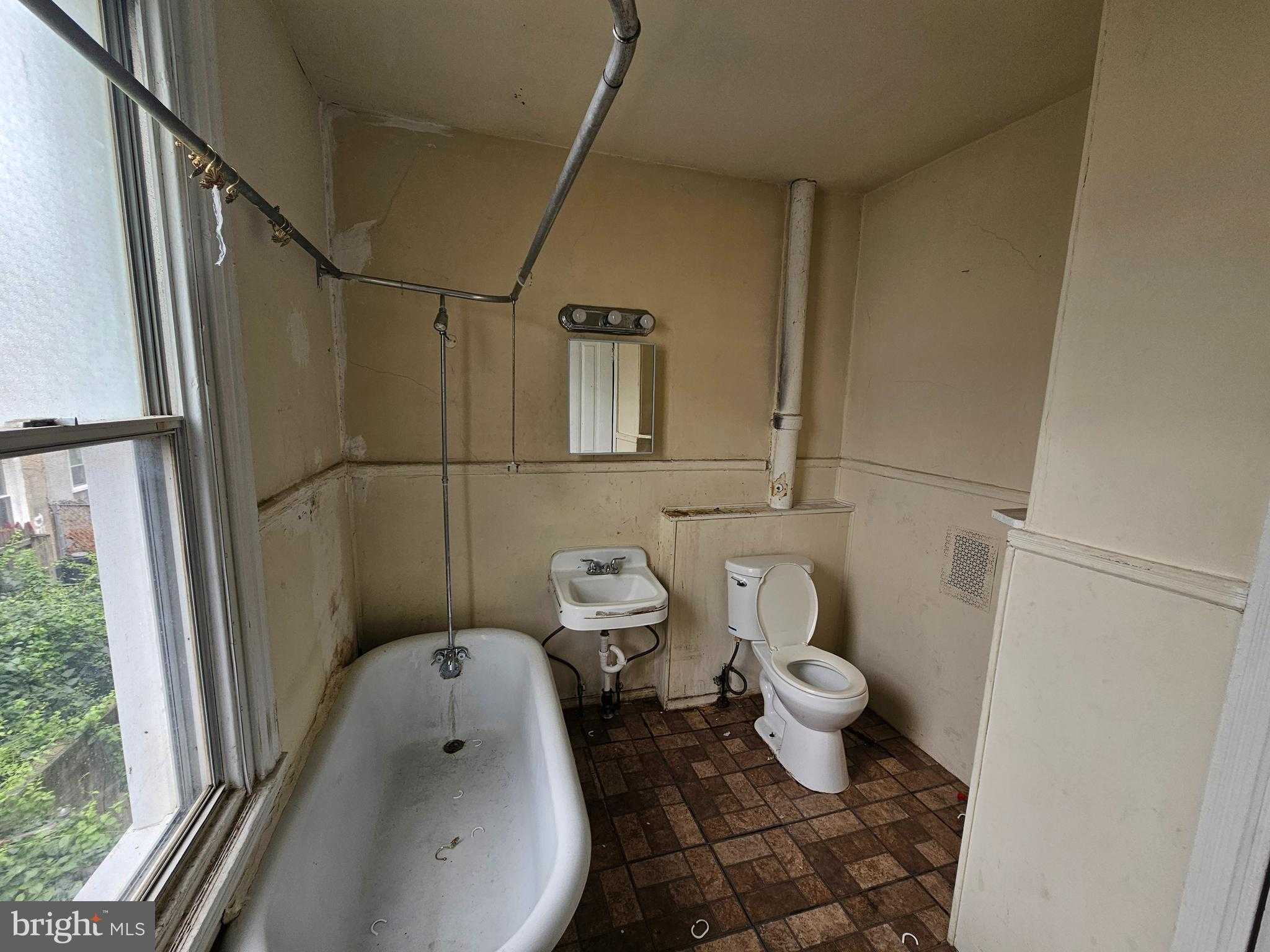 2230 N Cleveland St photo 8