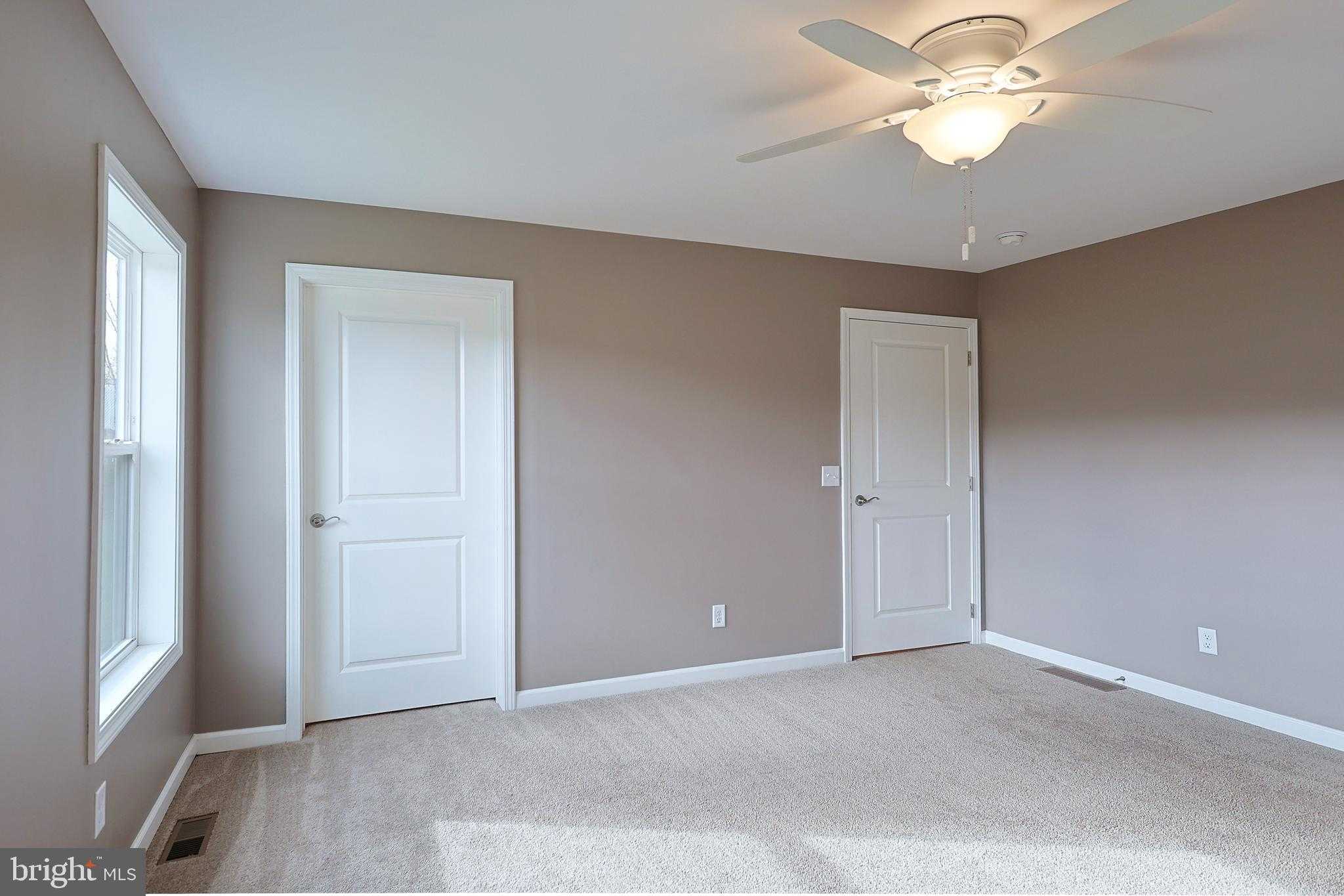 1525 Beacon St photo 32