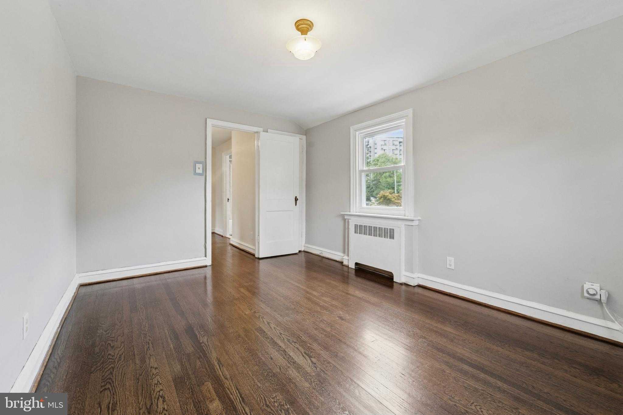 8427 Limekiln Pike photo 17