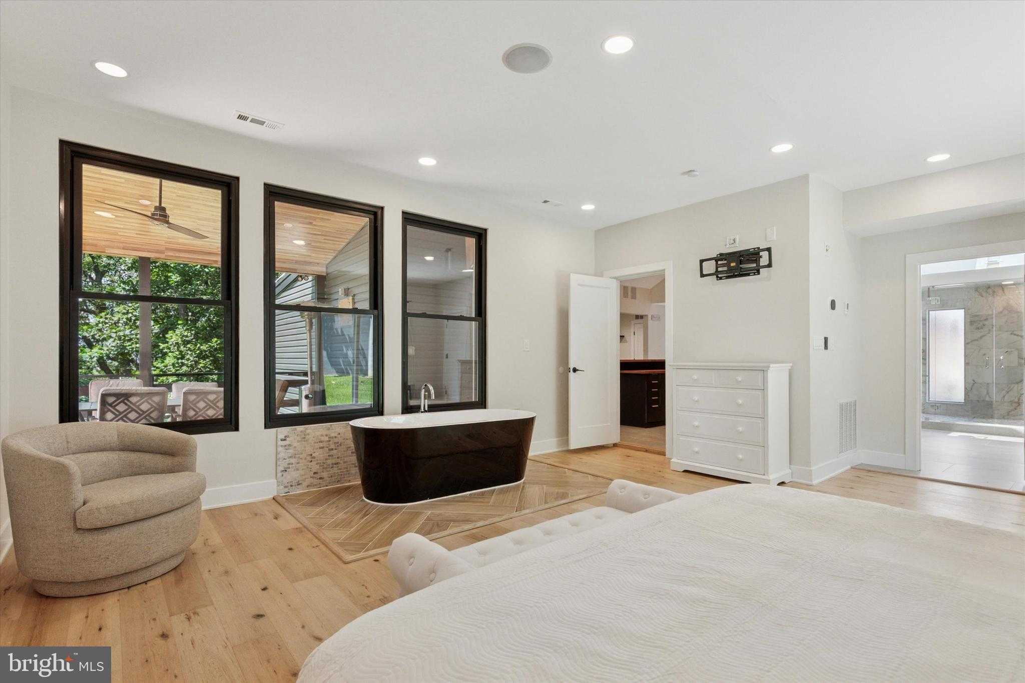 1220 Valley Rd photo 20