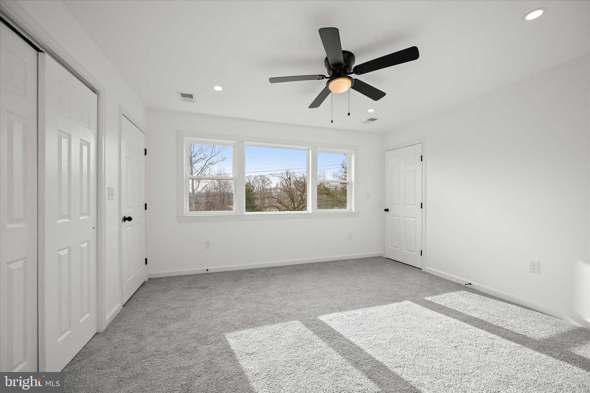 4100 Underwood St photo 35