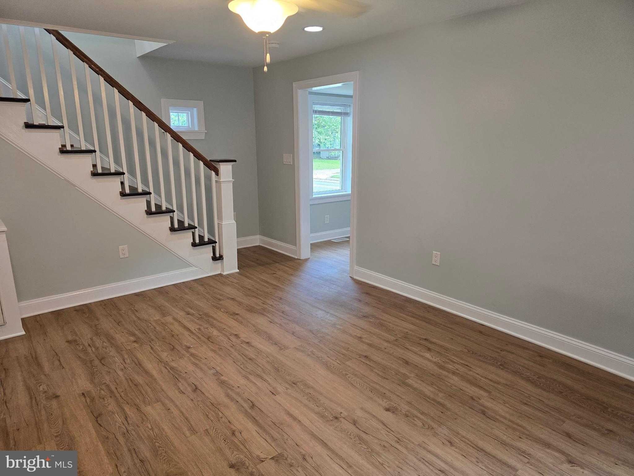 902 Lake St photo 13