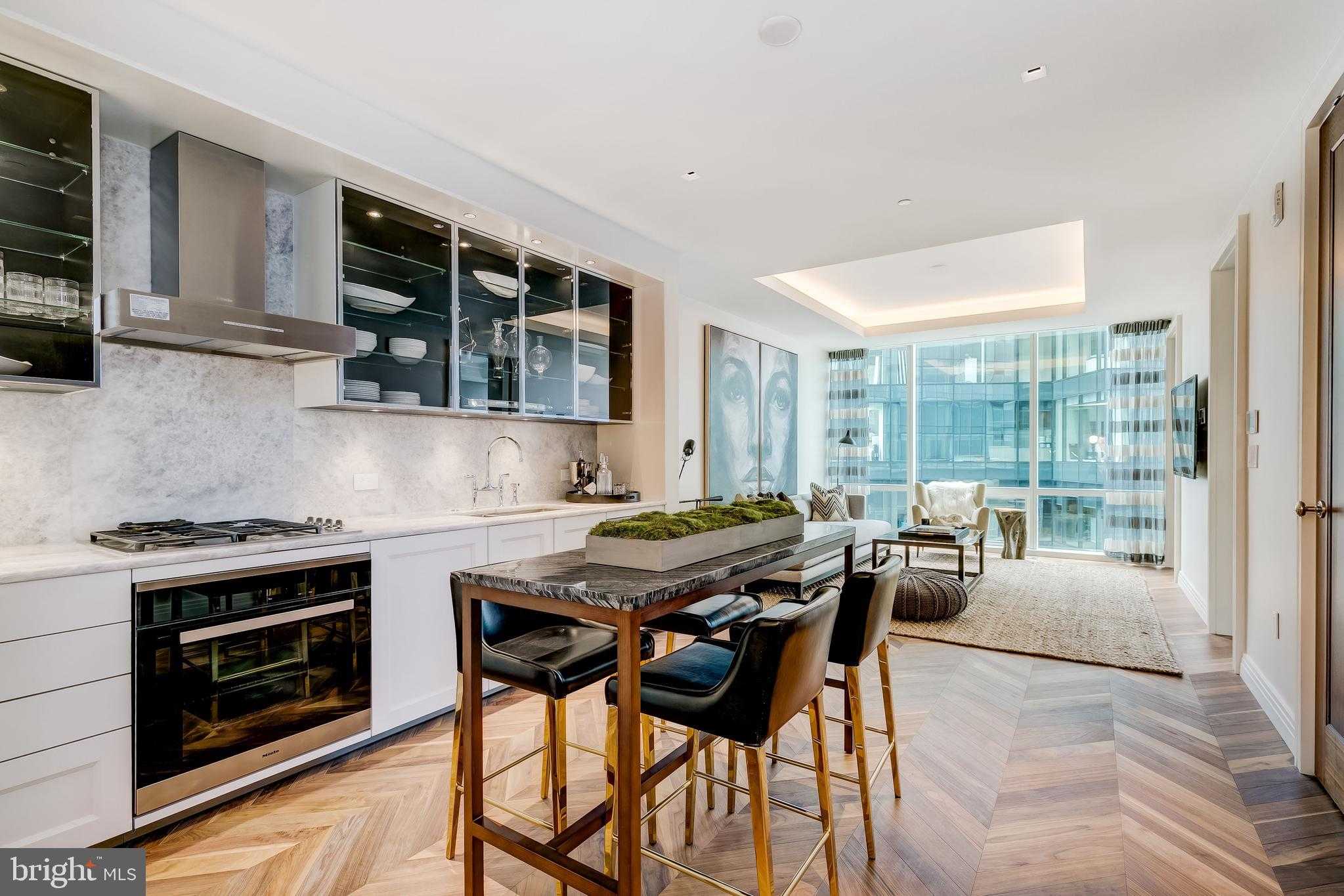 300 International Dr Unit 1907 photo 2