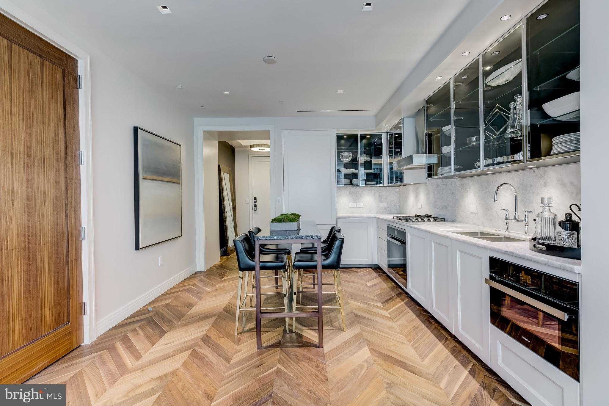 300 International Dr Unit 1907 photo 4