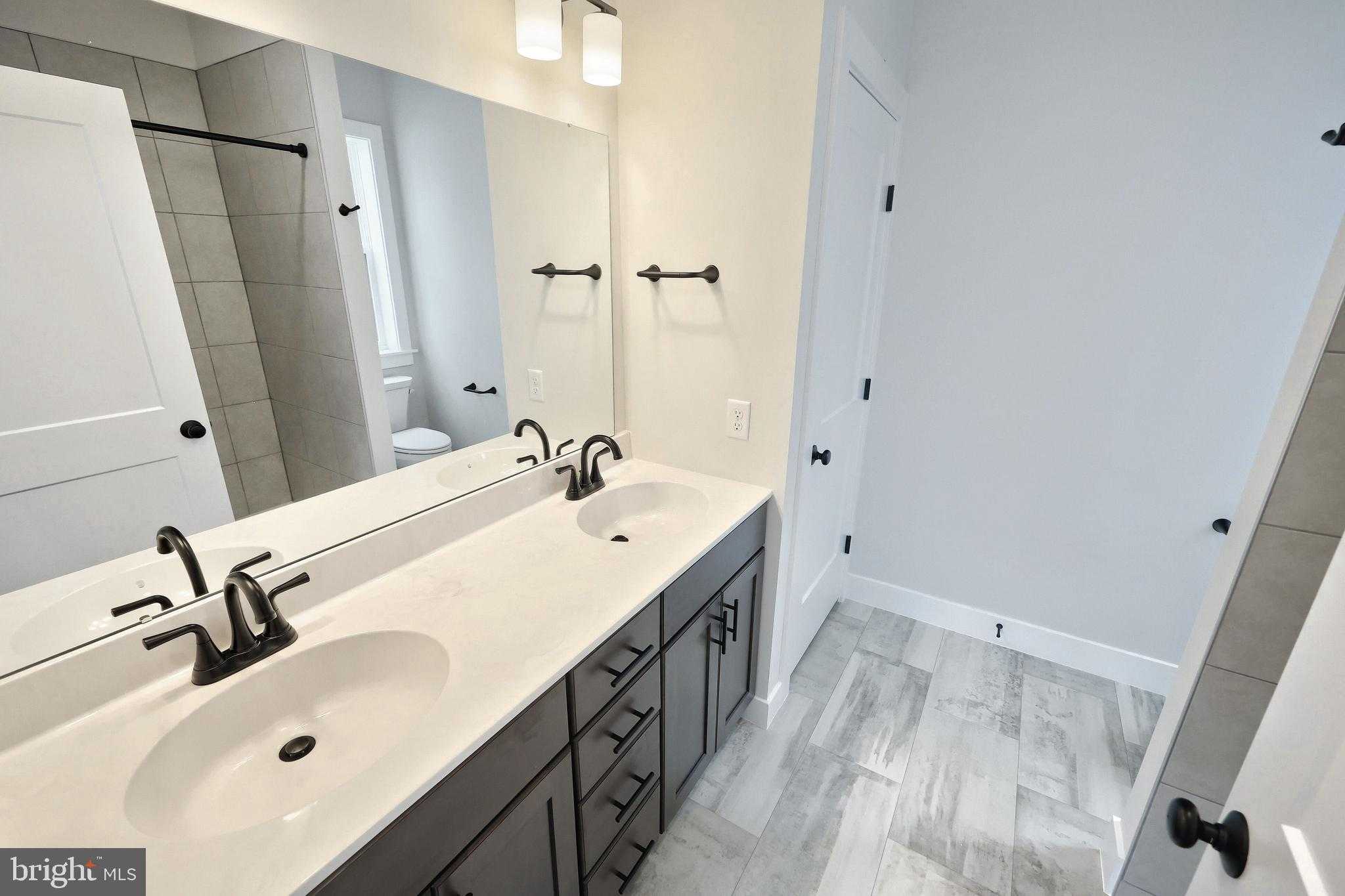 107 Madison Dr photo 16