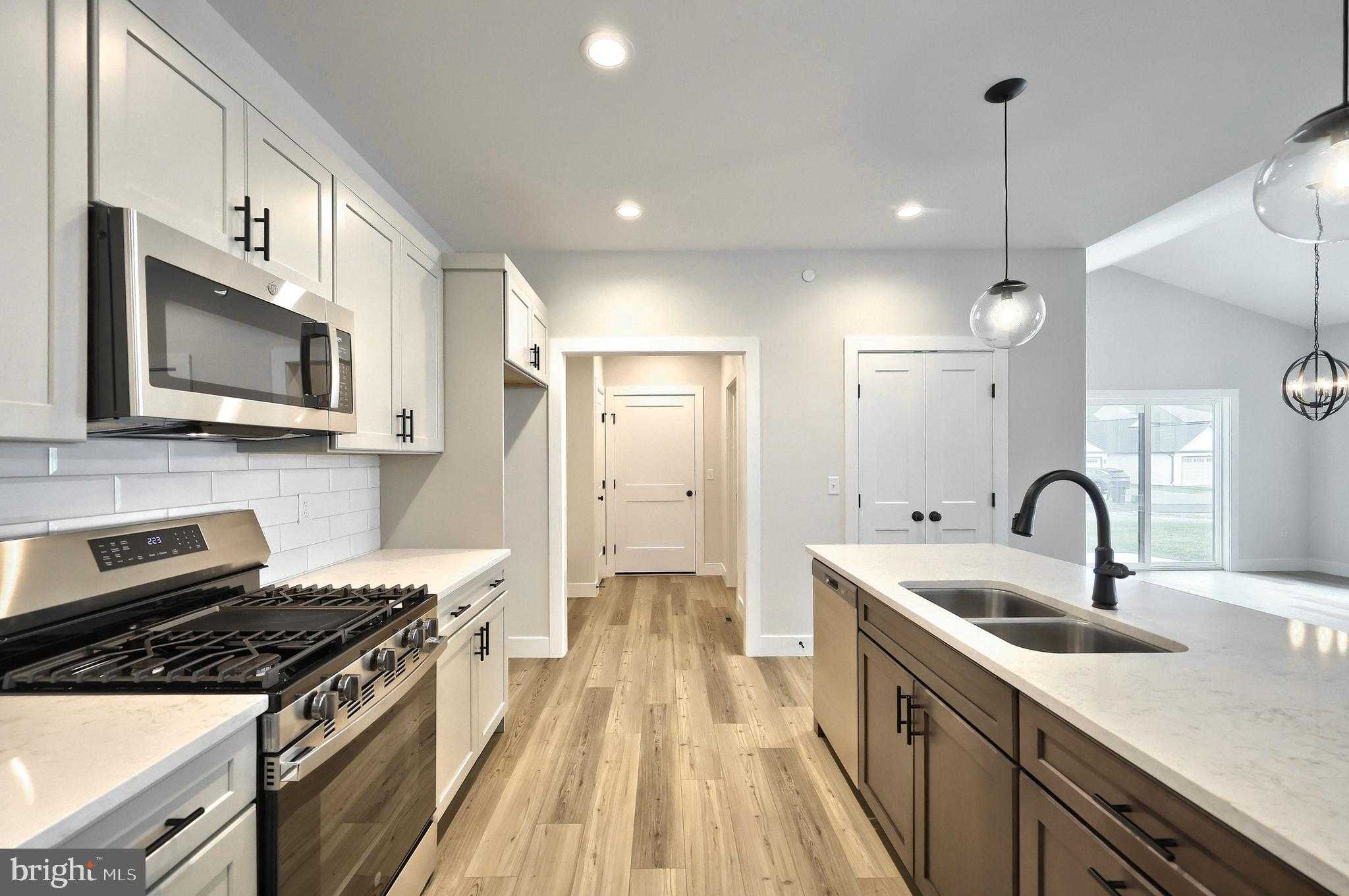 107 Madison Dr photo 5