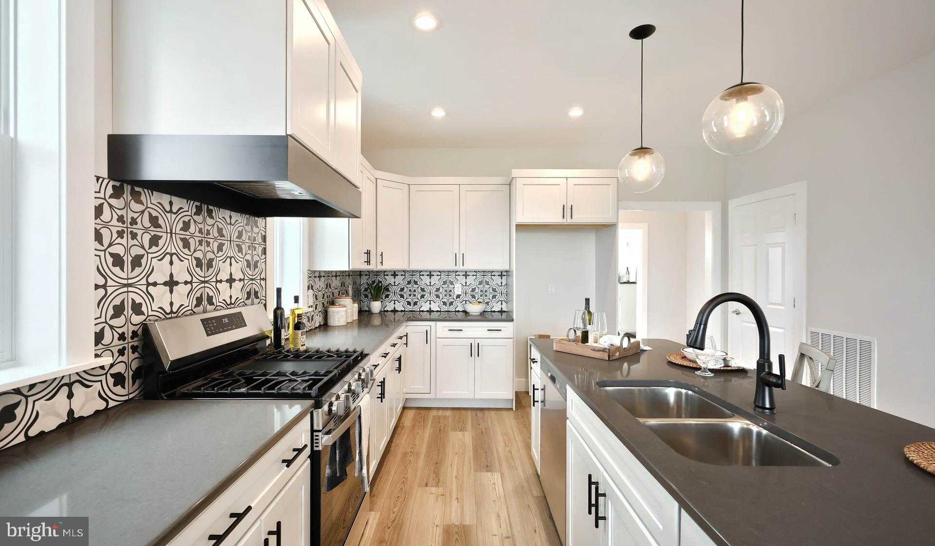 505 Stone Gate Blvd photo 4