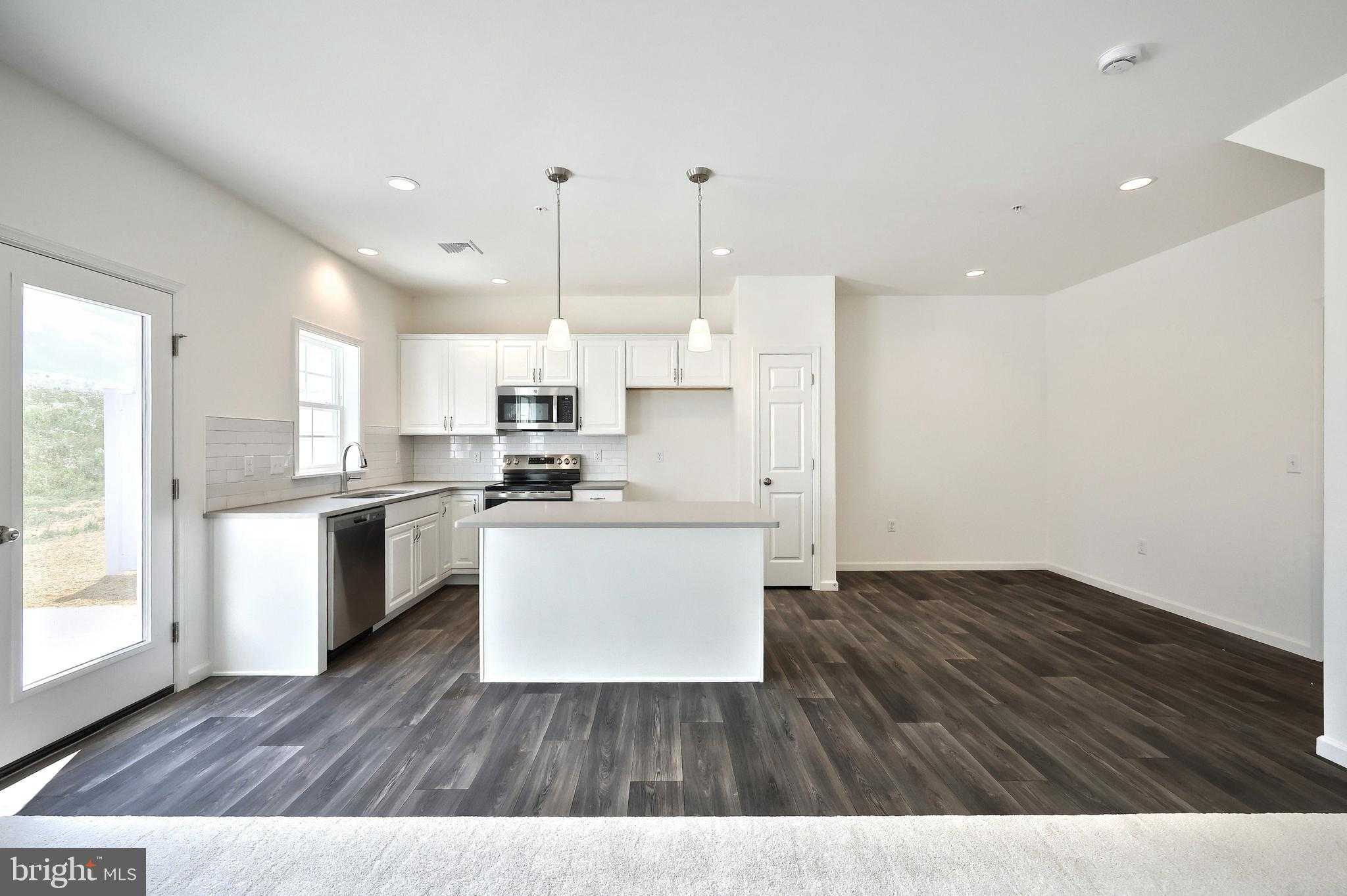 7857 Briarwood Dr photo 5