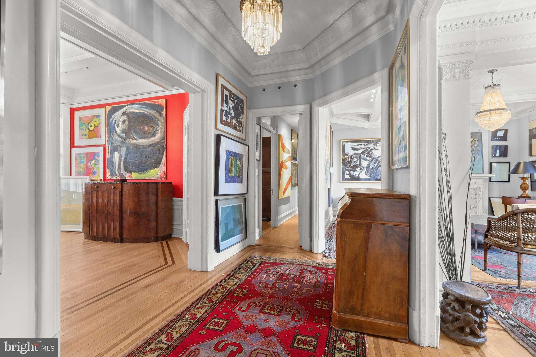 700 N Charles St photo 38