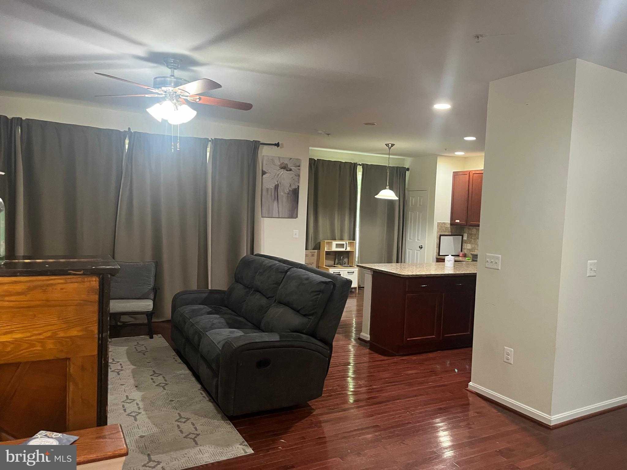 46118 Seabiscuit CT photo 4