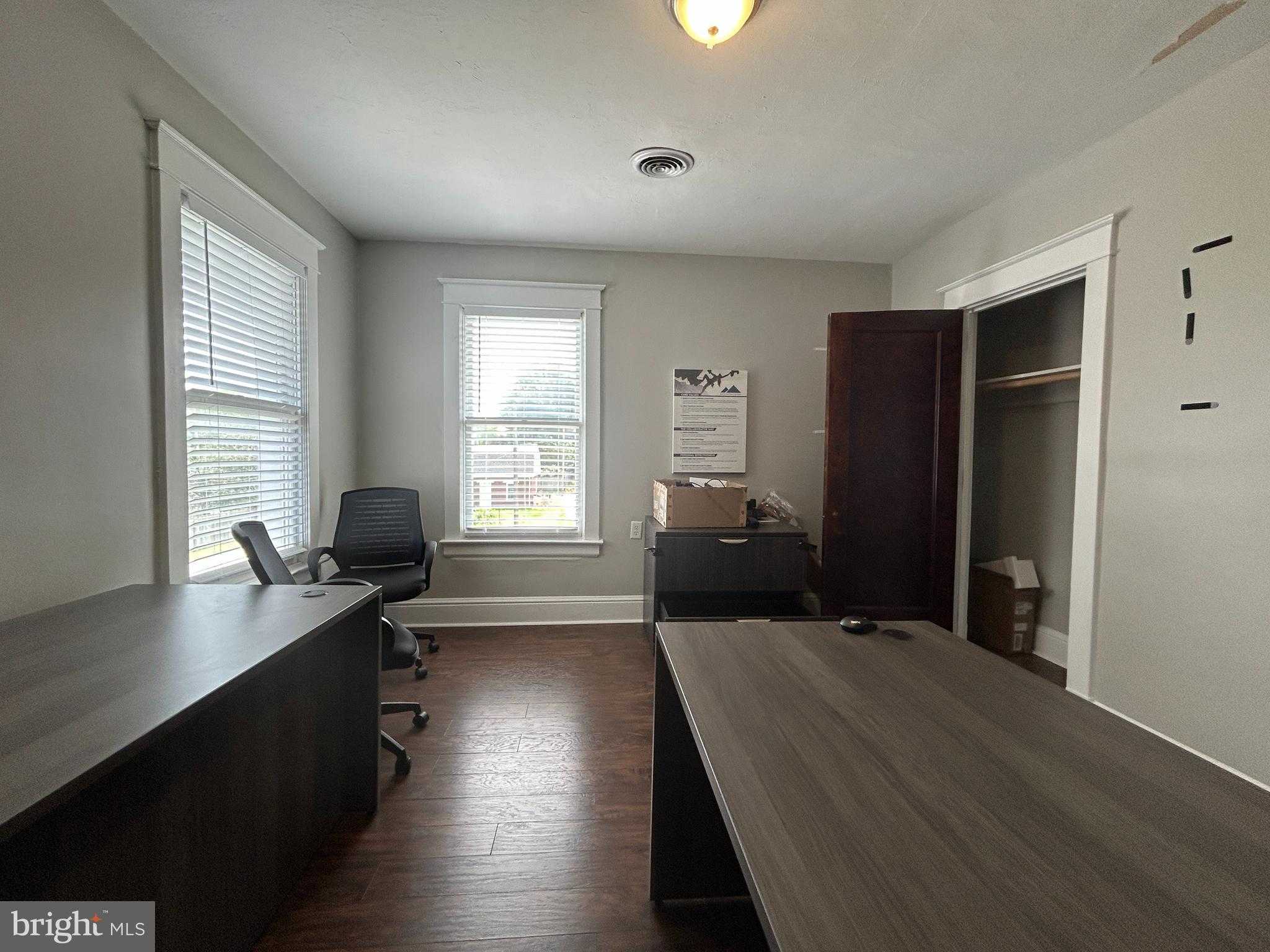 1508 E Market St photo 10