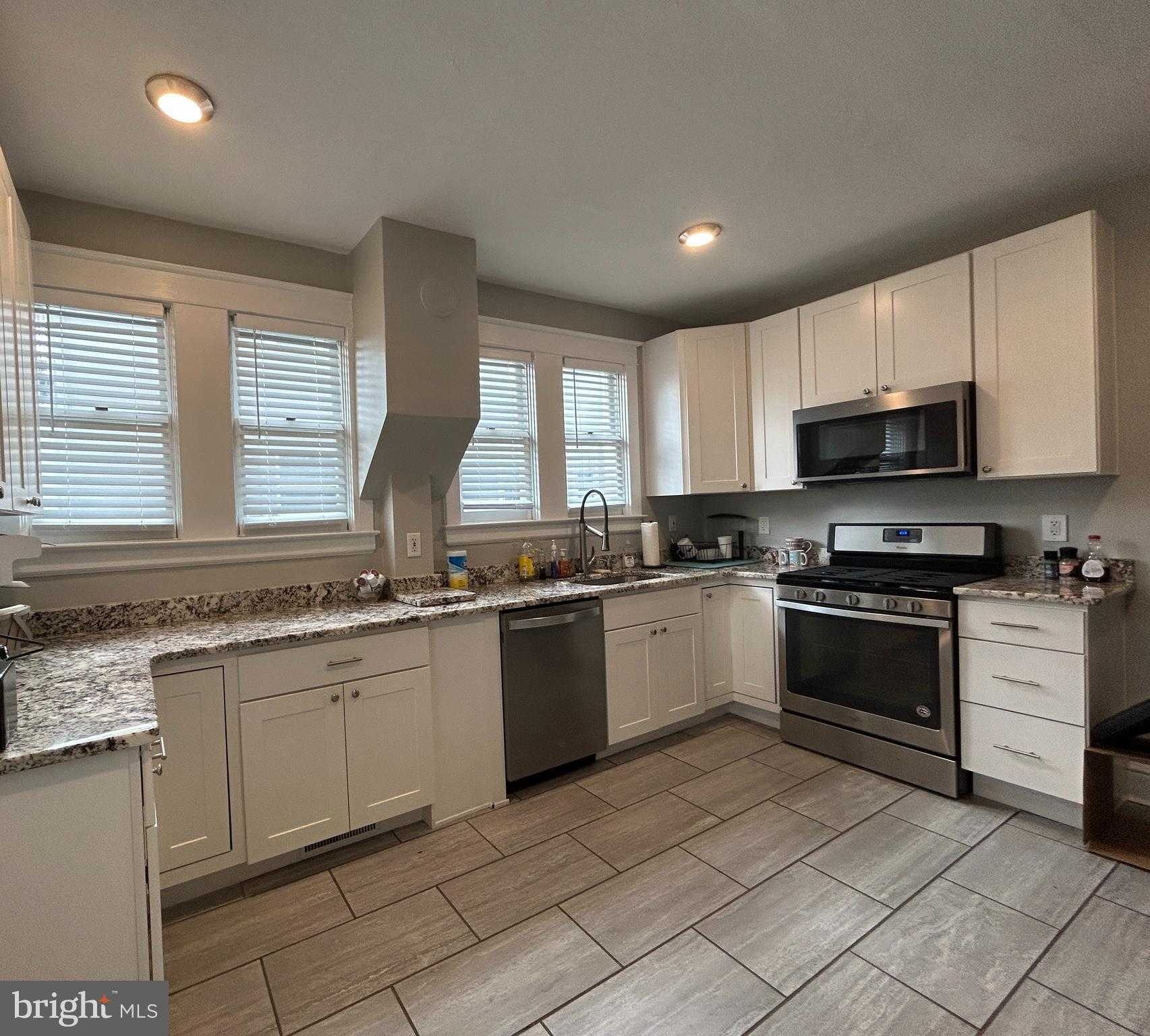 1508 E Market St photo 8