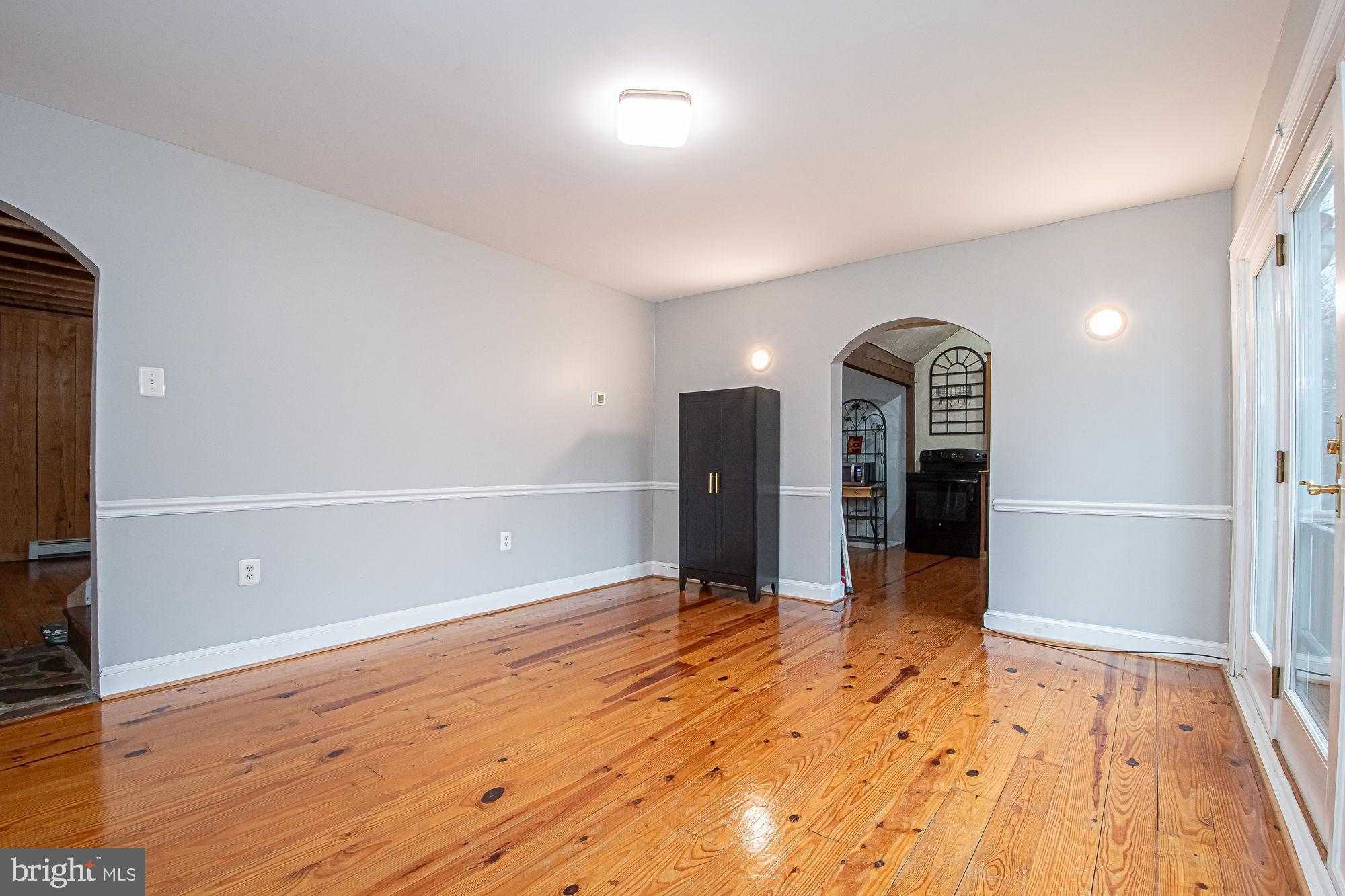 8270 Rogues Rd photo 17