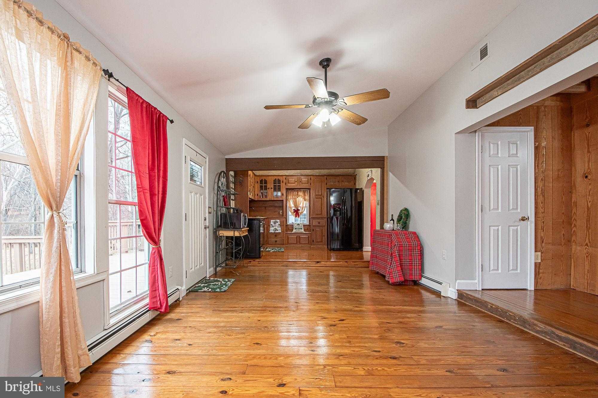 8270 Rogues Rd photo 9