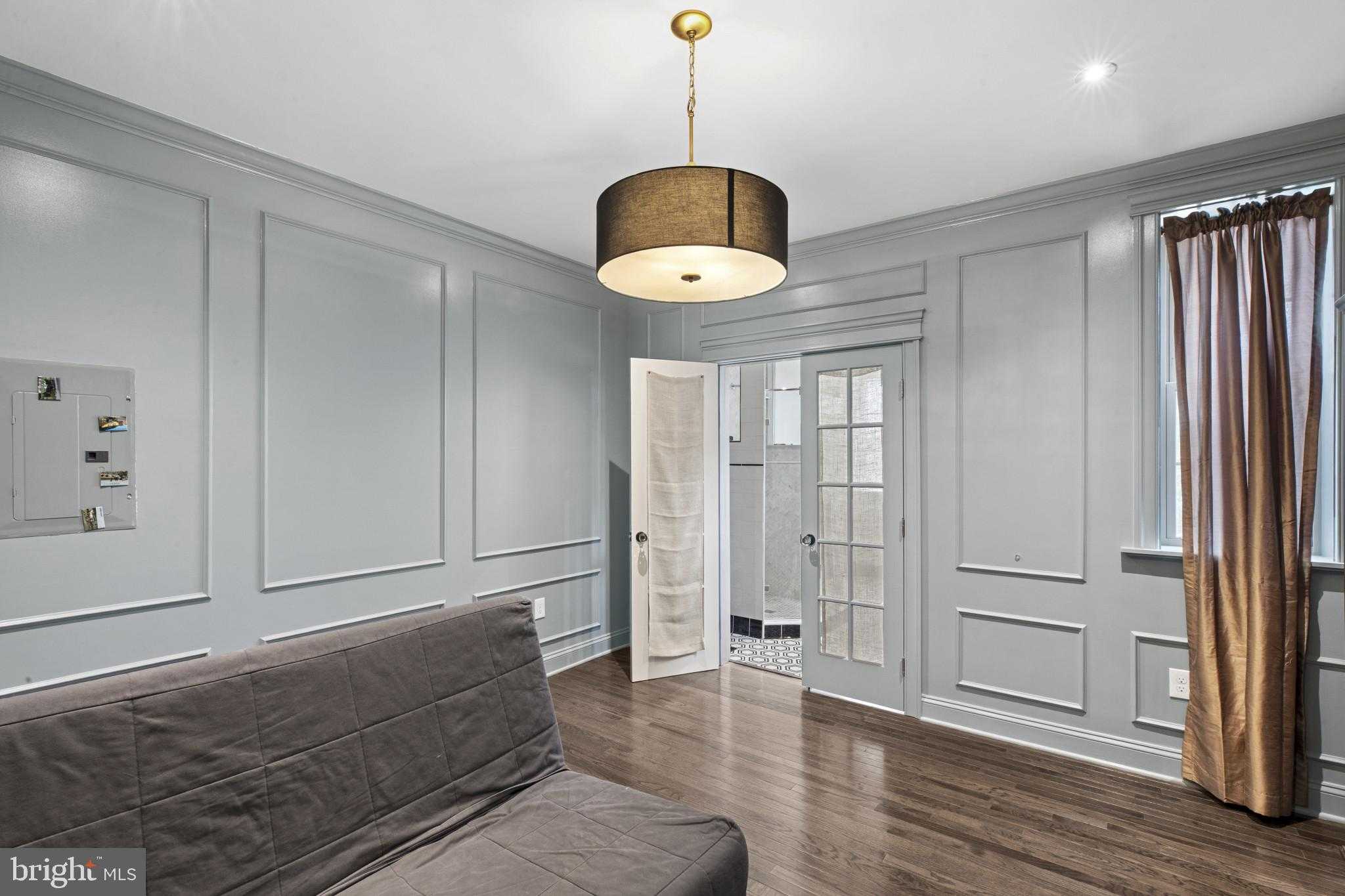 420 E Biddle St photo 24