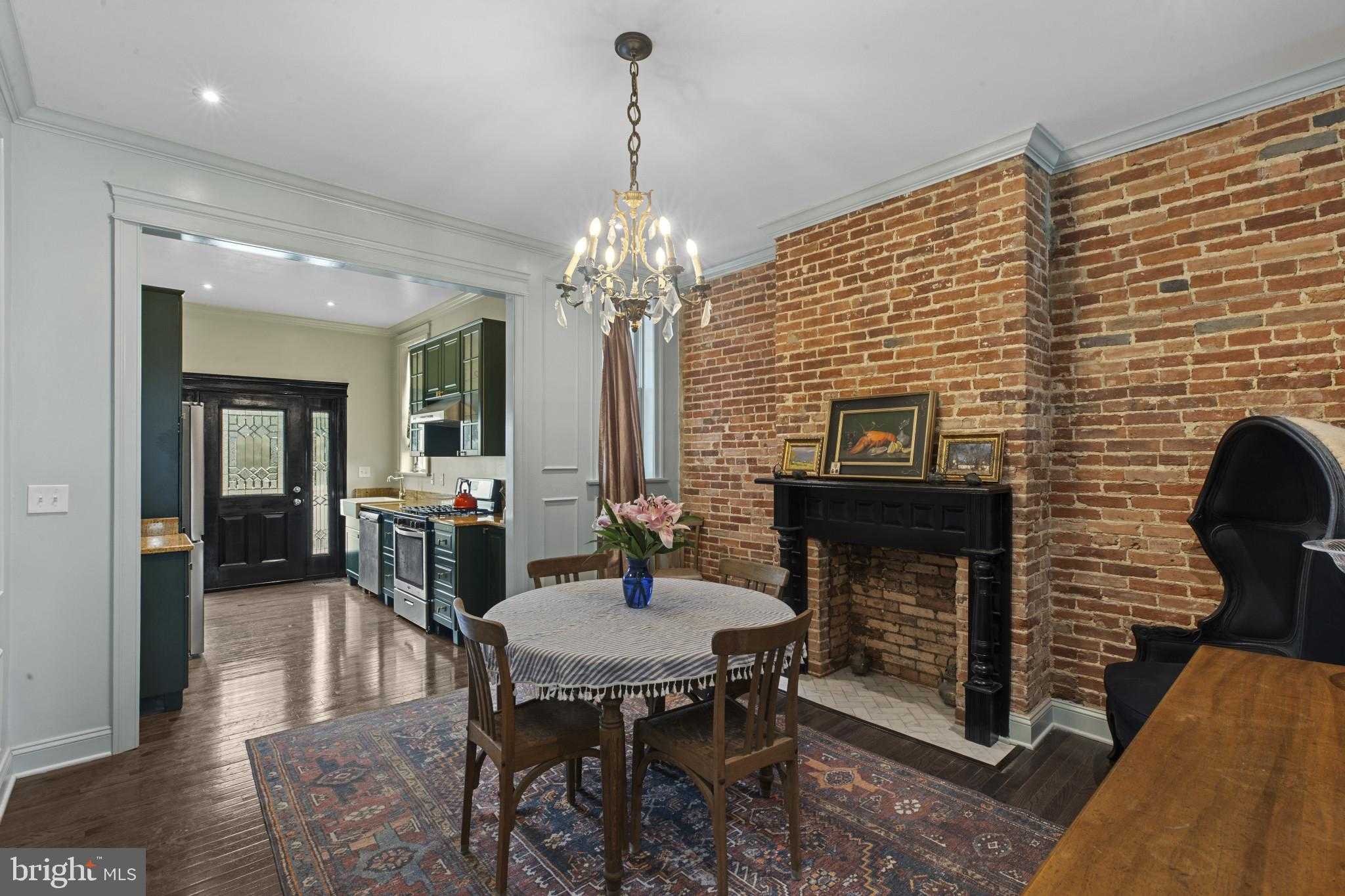 420 E Biddle St photo 9