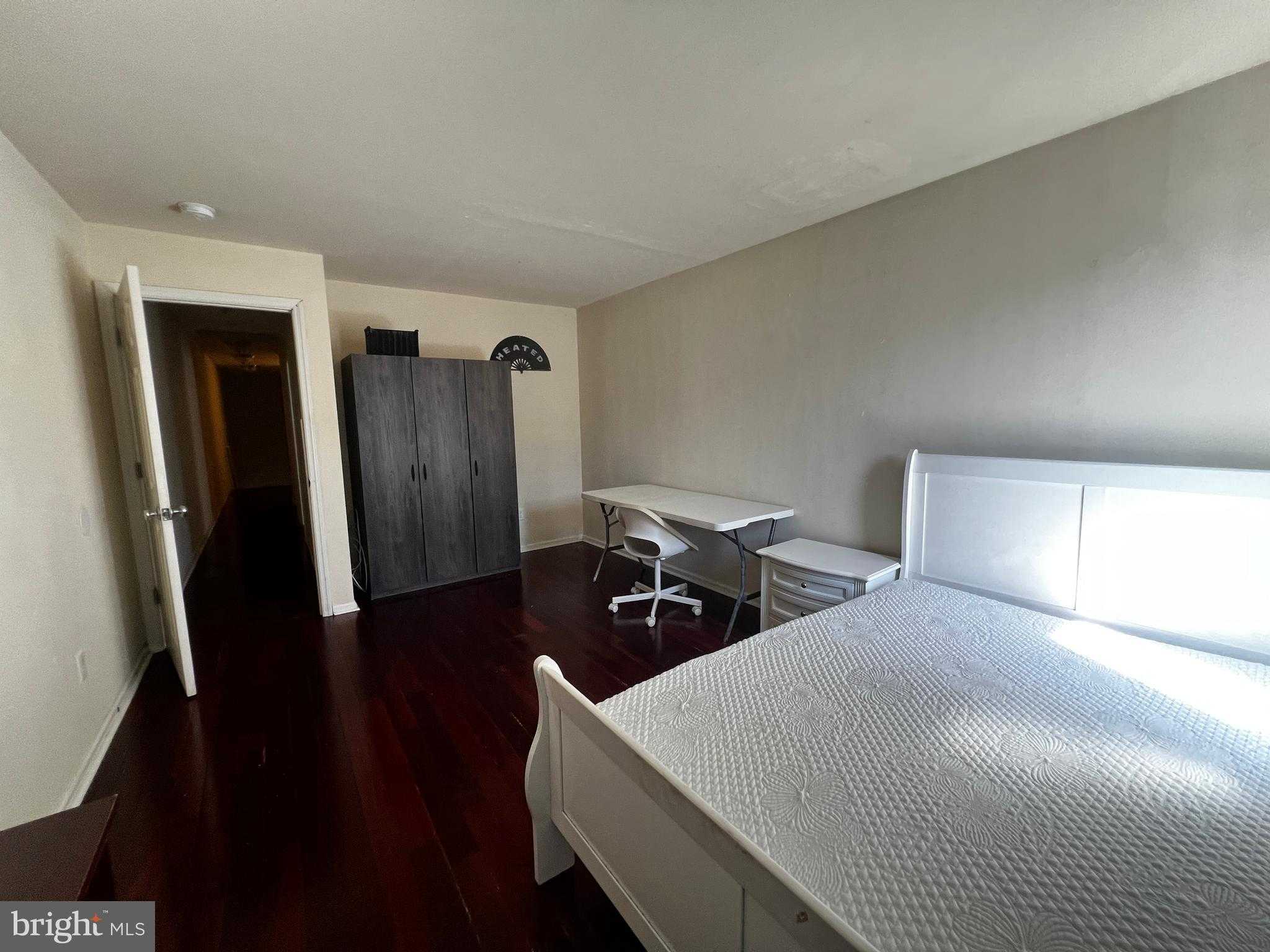 1923 N 18th St photo 53