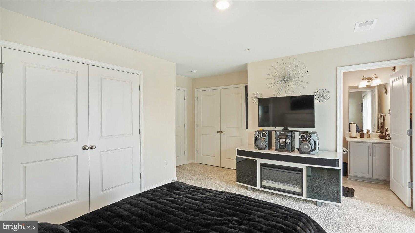 5085 Silver Oak Dr photo 7