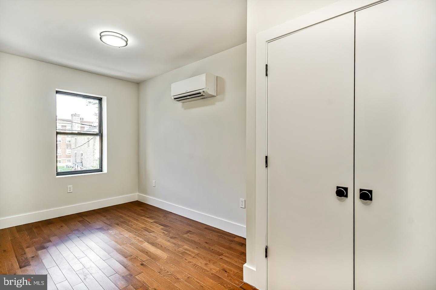 182 E Huntingdon St photo 36