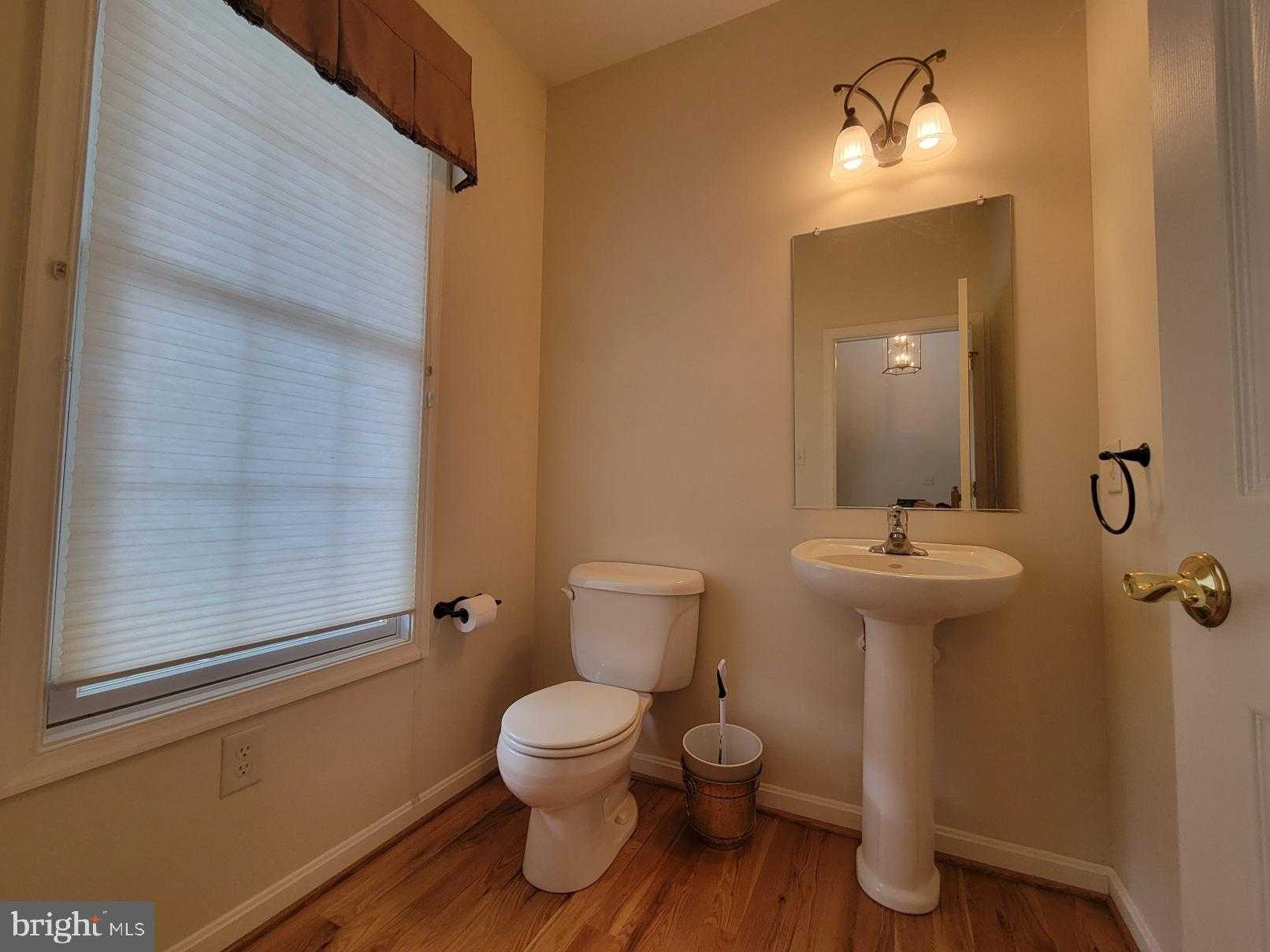 1852 Meridian Dr photo 15