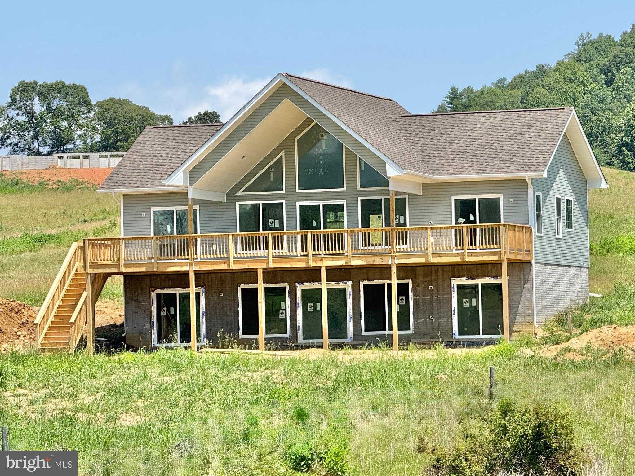 Joans Quadrangle Rd photo 6