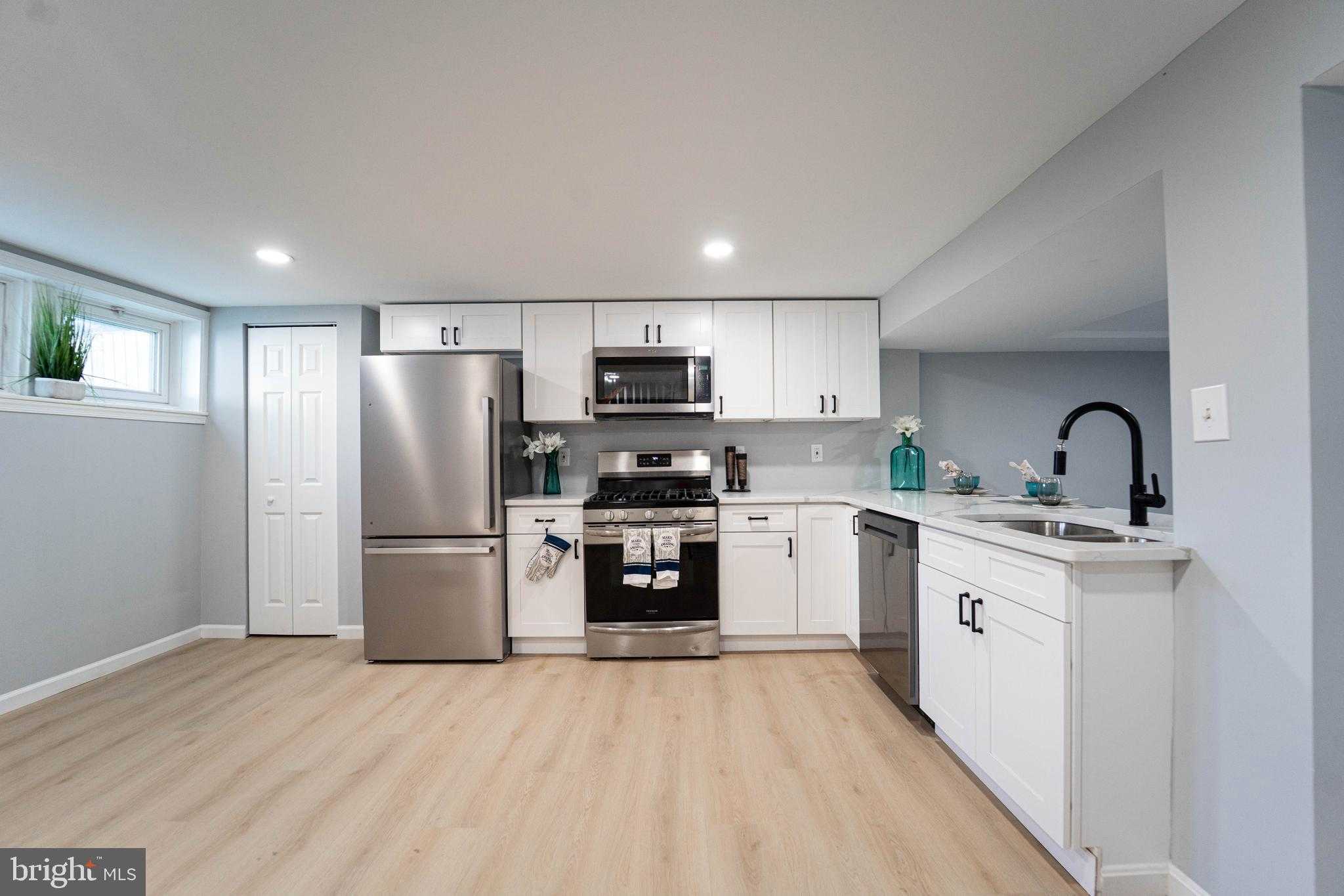 2841 E Federal St photo 16