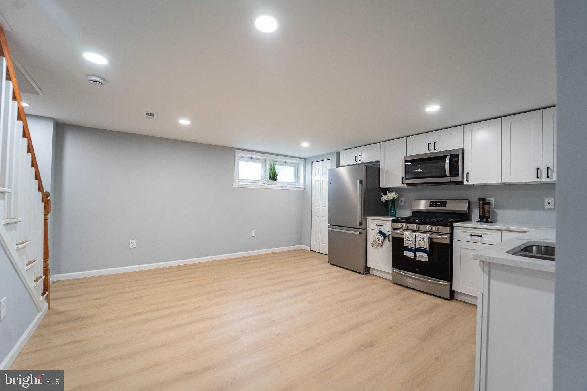 2841 E Federal St photo 17