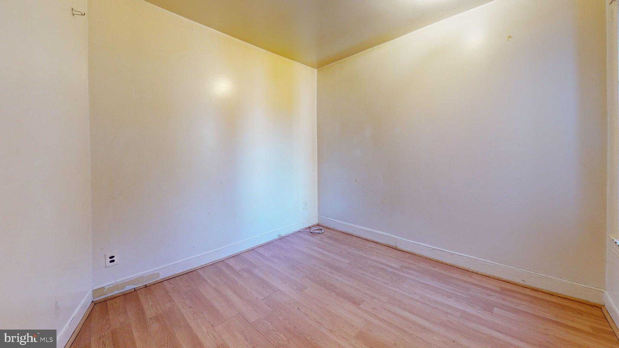 2109 S 66th St photo 27