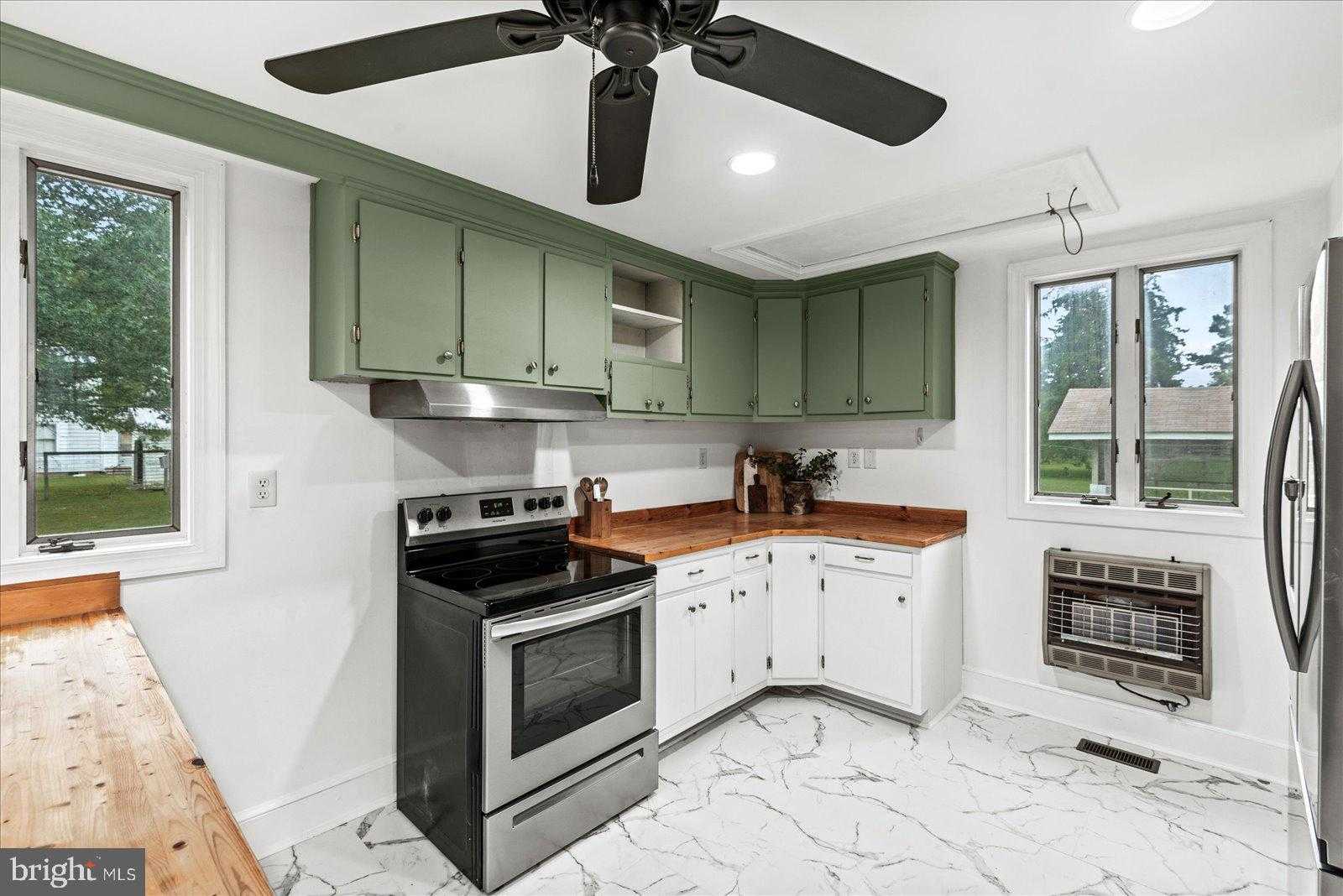 92 Front St photo 15