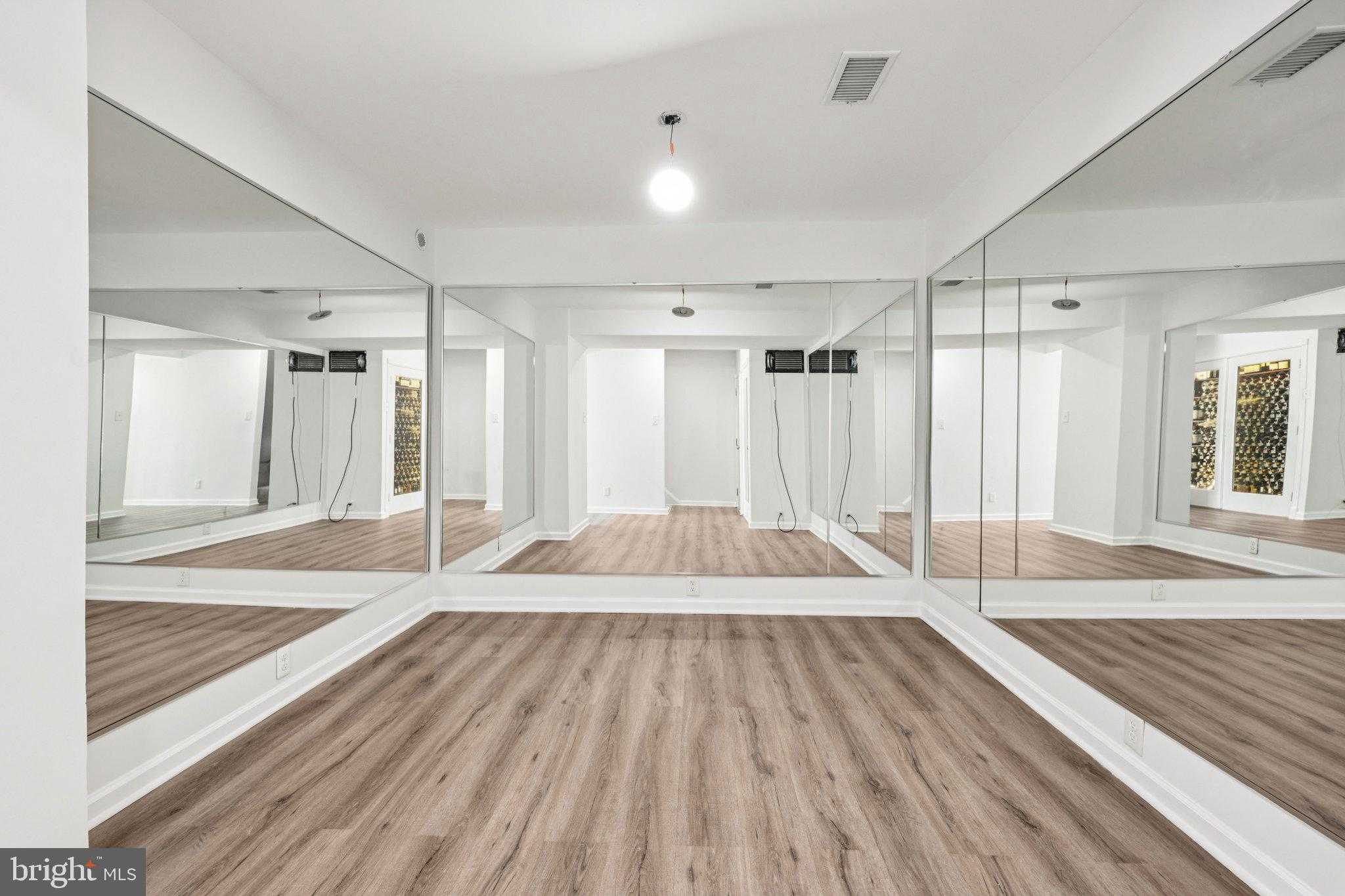 502 Giles Pl photo 21