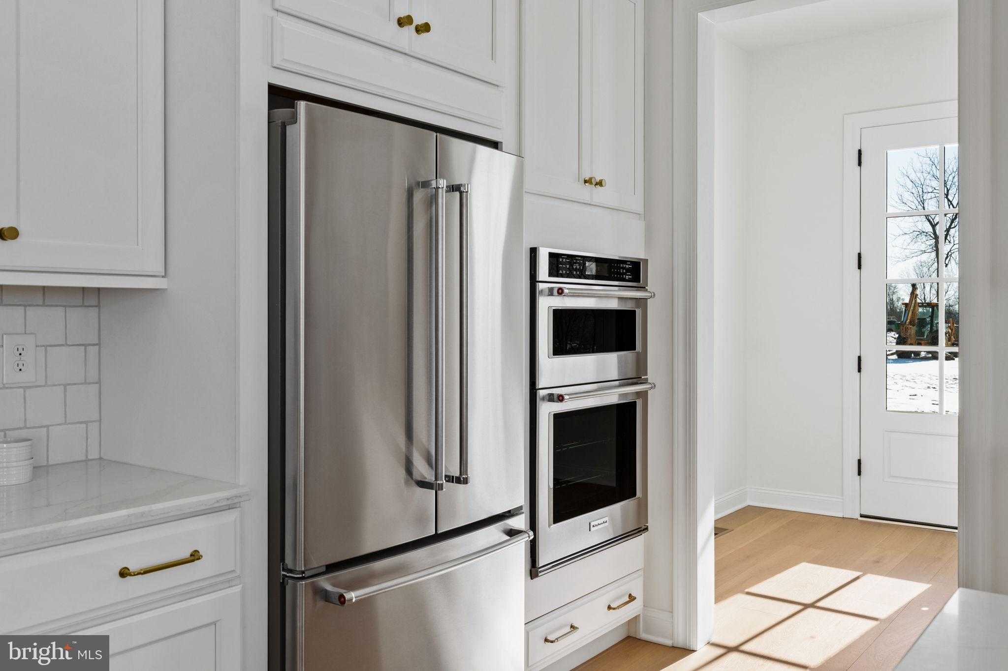 105 Lexington Mnr photo 20