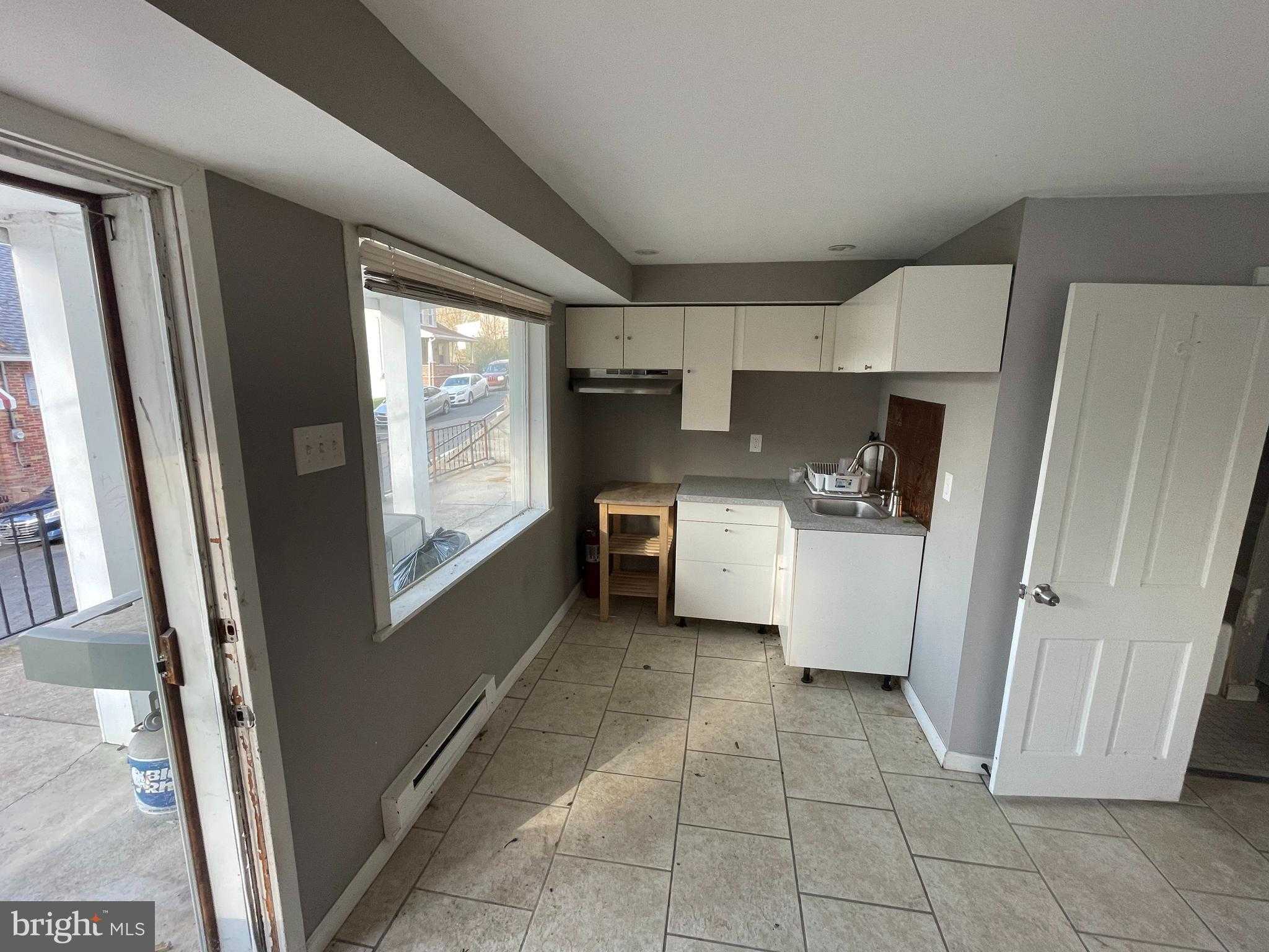 251 Spruce St photo 14