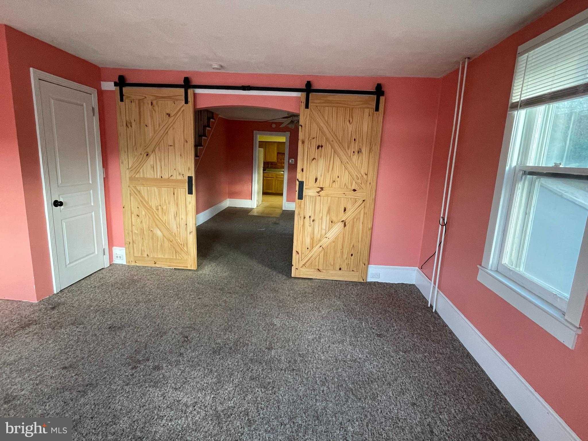 251 Spruce St photo 3