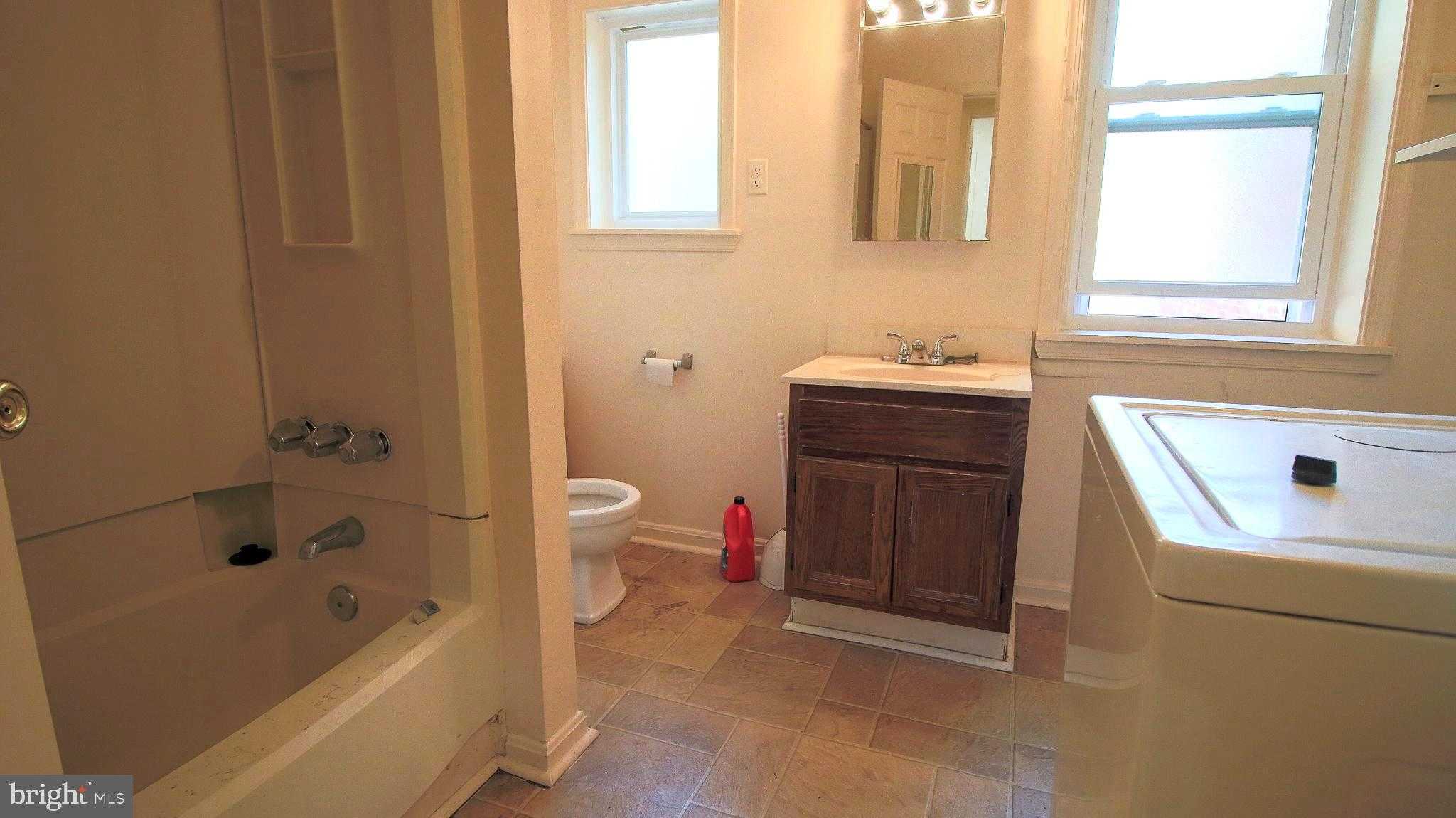 209 Penn St photo 13